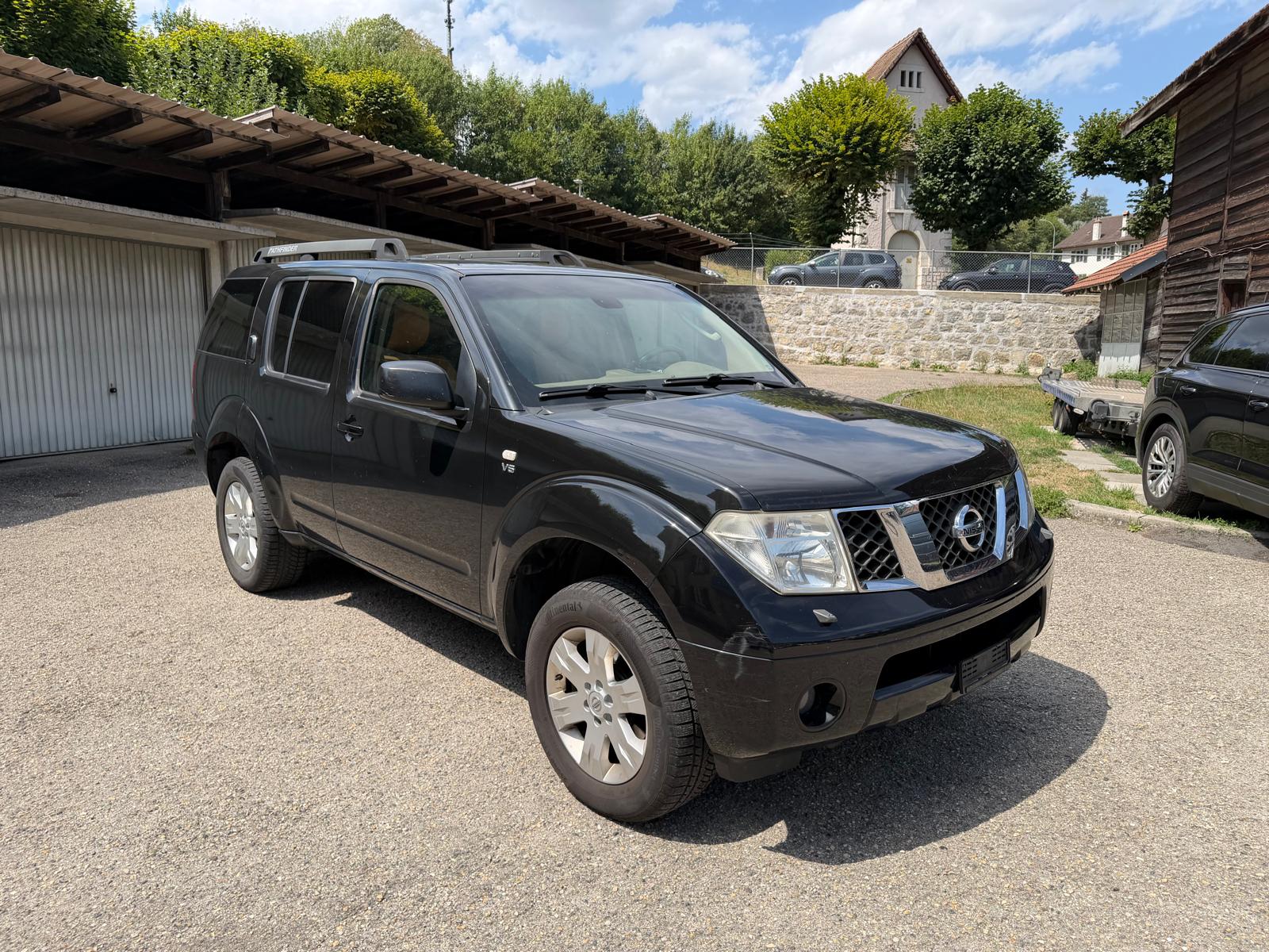 NISSAN Pathfinder 4.0 LE-image-1