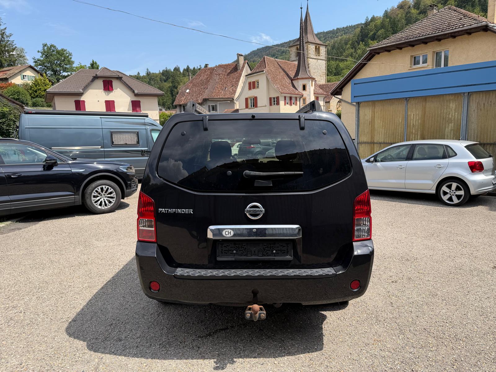 NISSAN Pathfinder 4.0 LE-image-3