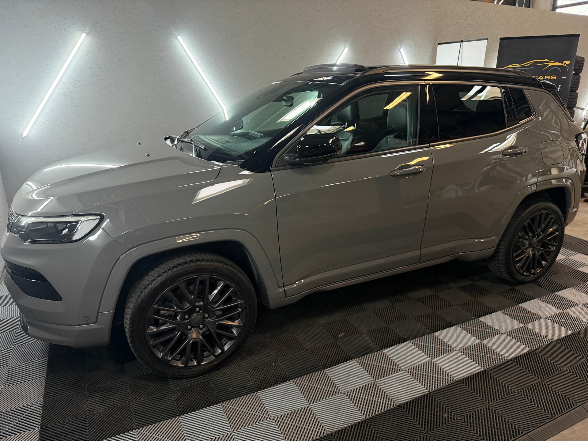 JEEP Compass 1.3 T PHEV S AWD-image-10