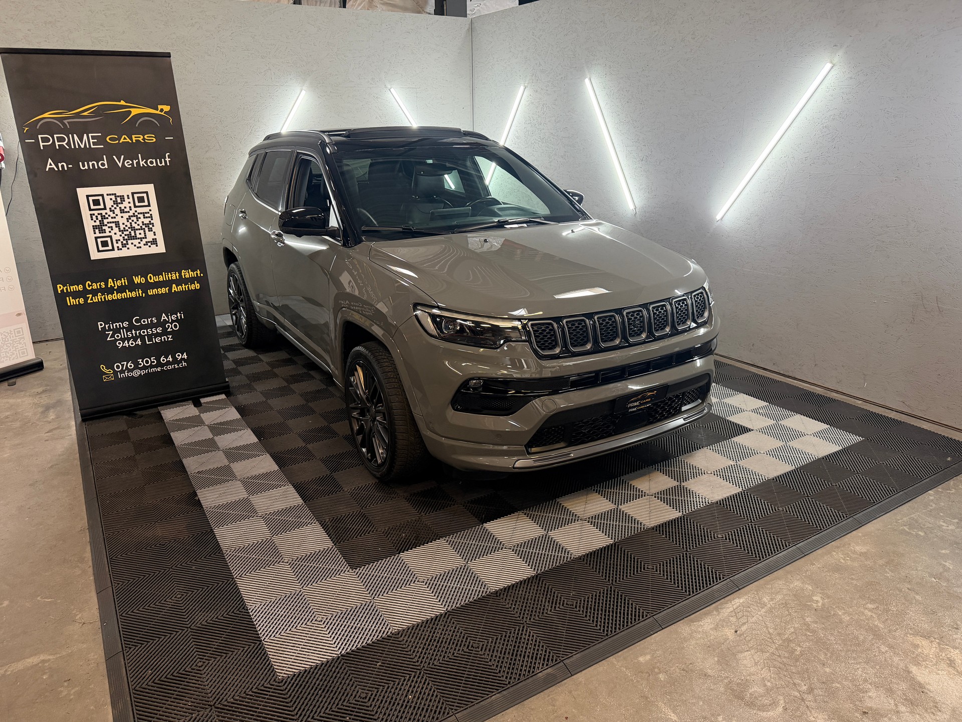 JEEP Compass 1.3 T PHEV S AWD-image-2