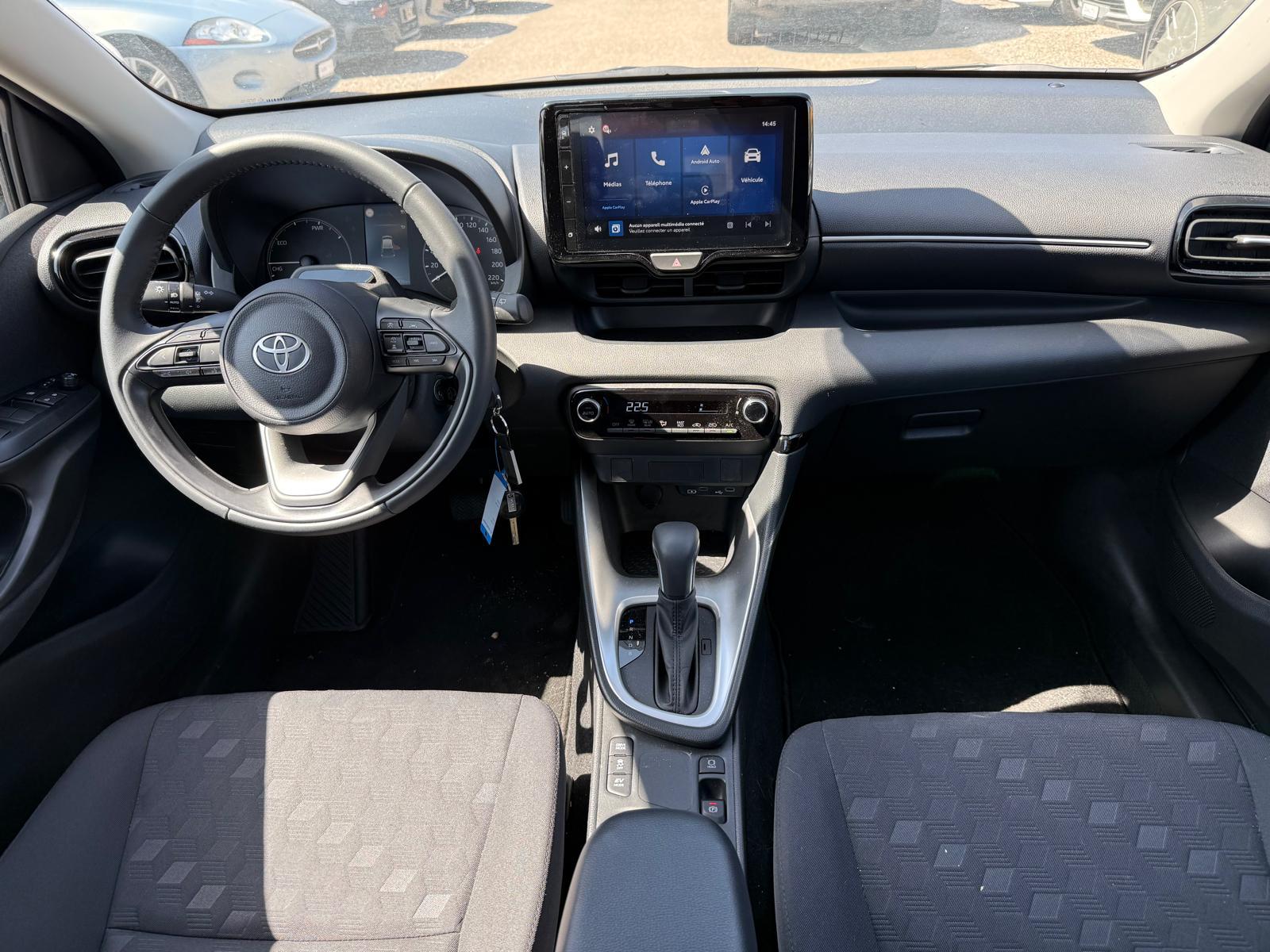 TOYOTA Yaris 1.5 VVT-i HSD Comfort-image-8