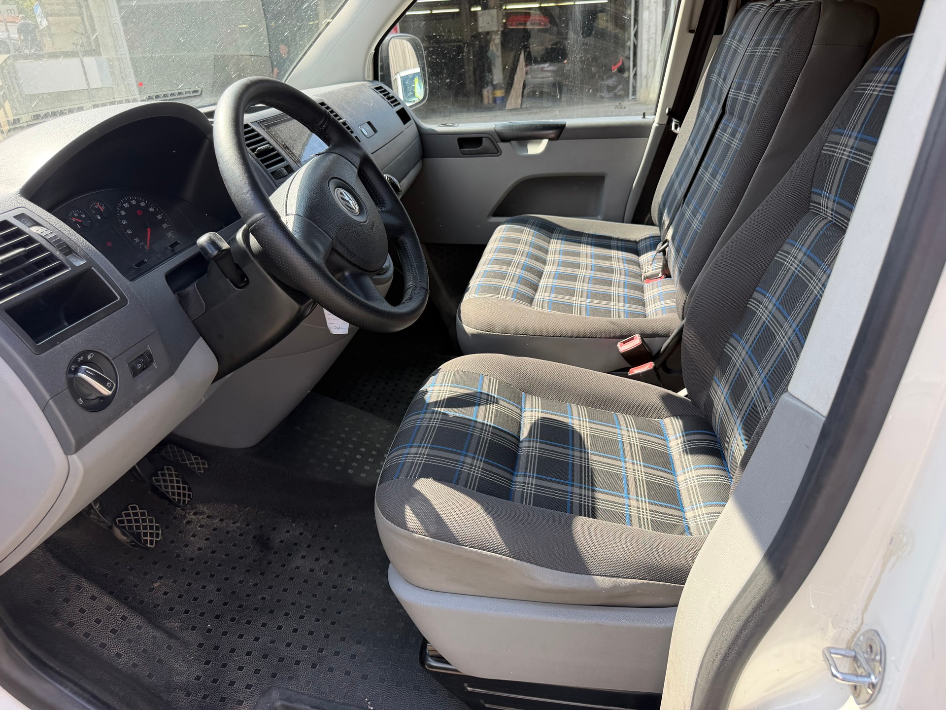 VW T5 1.9 TDI PD-image-6