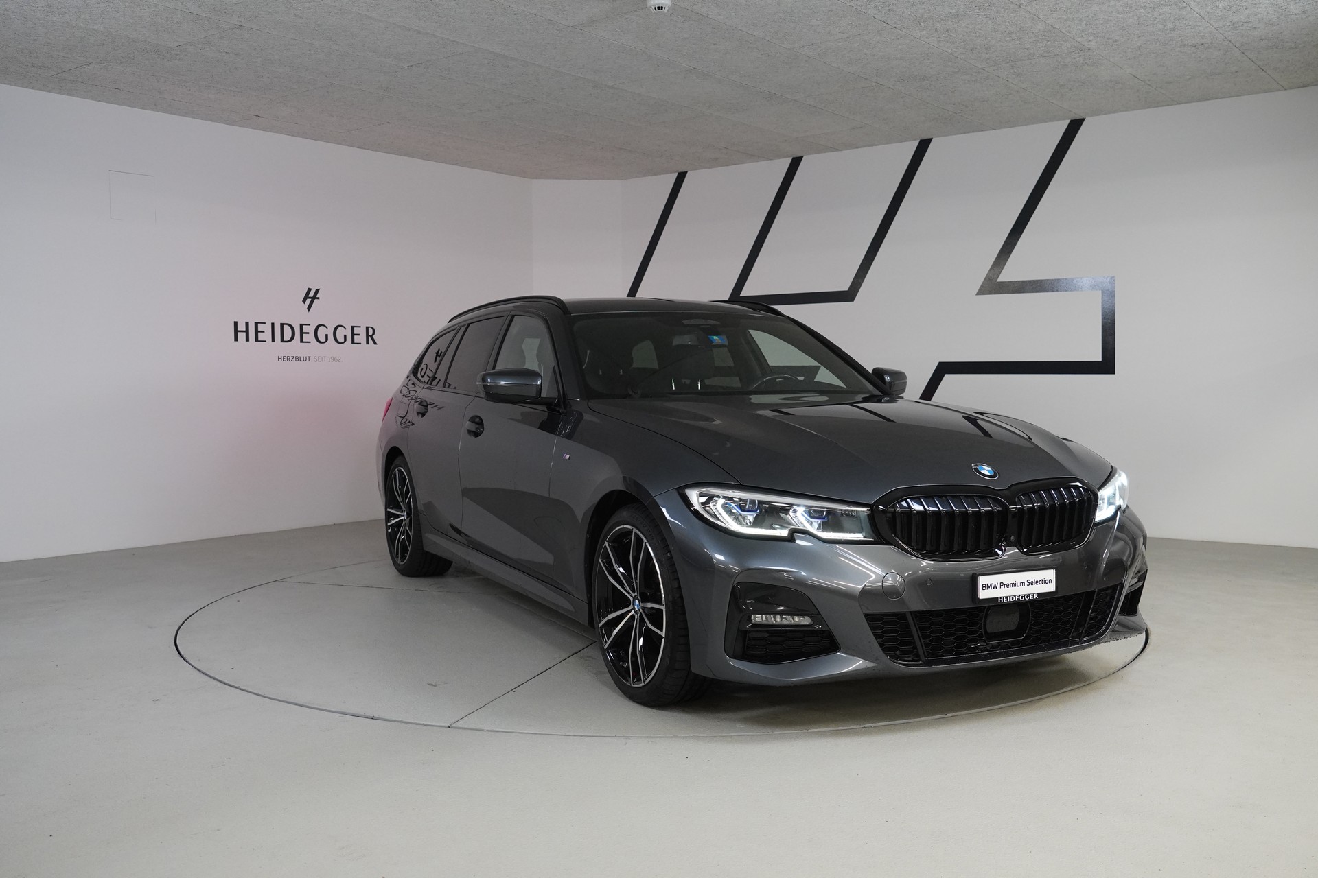 BMW 320d xDrive 48V Touring M Sport Steptronic-showroom-element-2