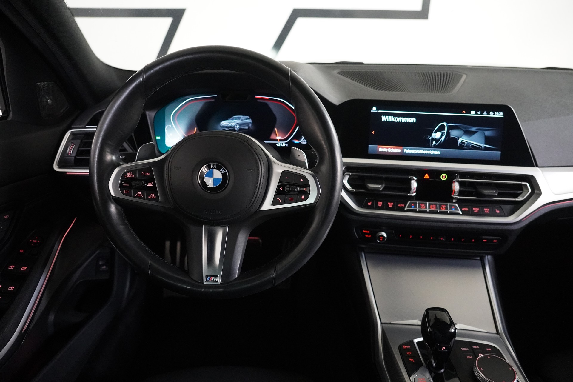 BMW 320d xDrive 48V Touring M Sport Steptronic-image-19