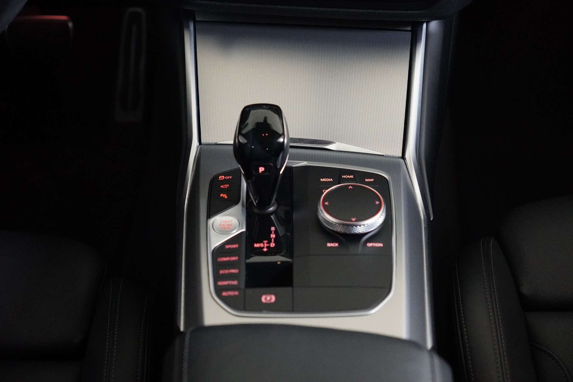 BMW 320d xDrive 48V Touring M Sport Steptronic-image-18