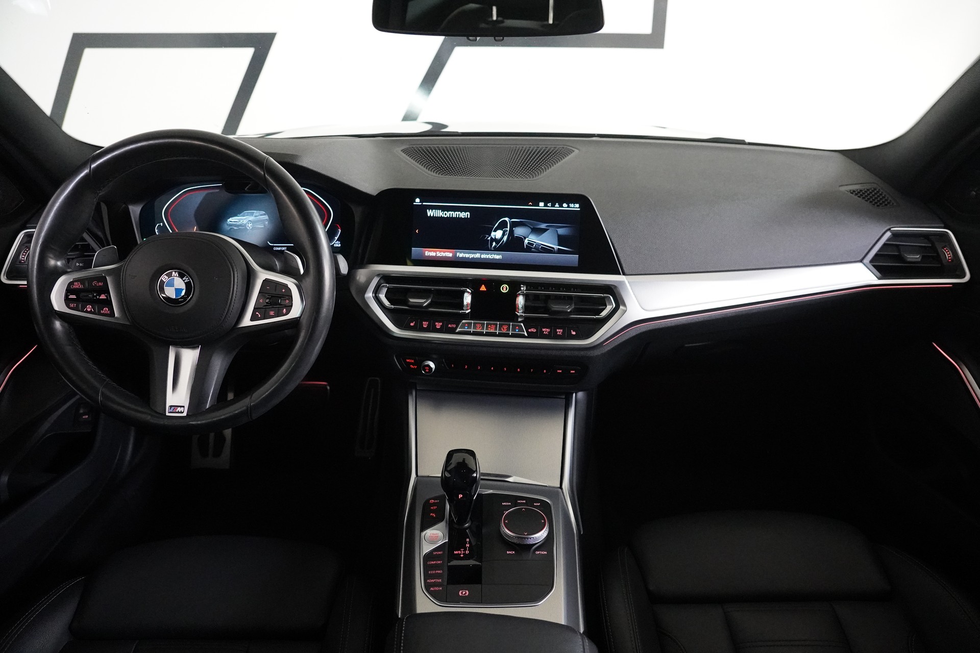 BMW 320d xDrive 48V Touring M Sport Steptronic-image-16