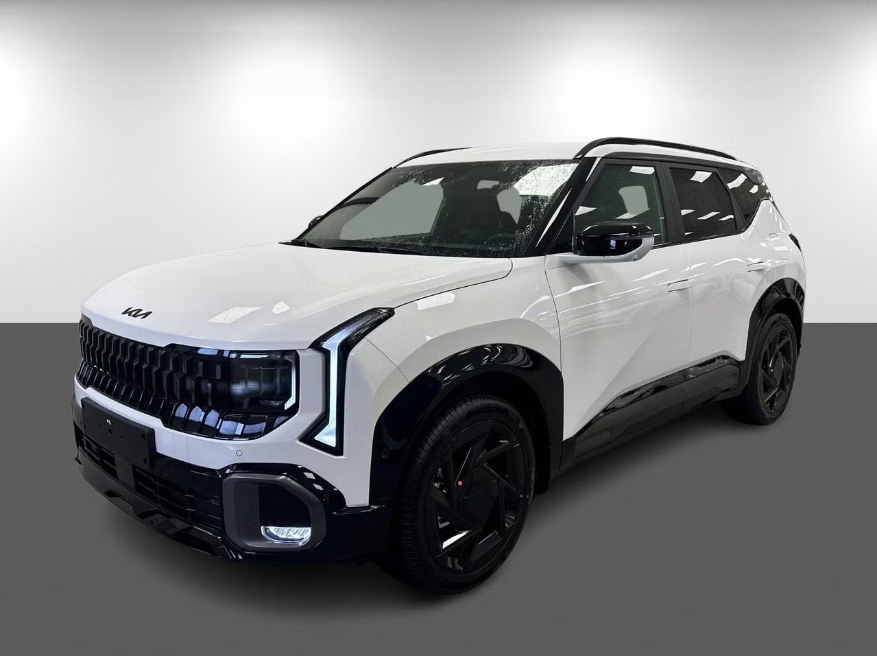 KIA Seltos 1.6T-GDi X-Line 7DCT 4x4-image-0