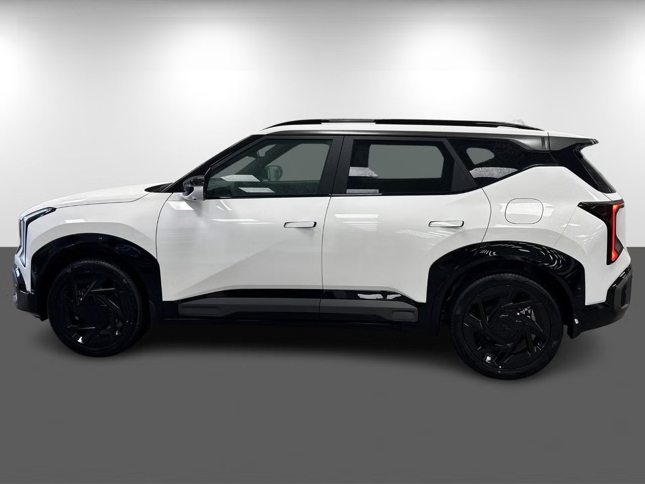 KIA Seltos 1.6T-GDi X-Line 7DCT 4x4-image-2