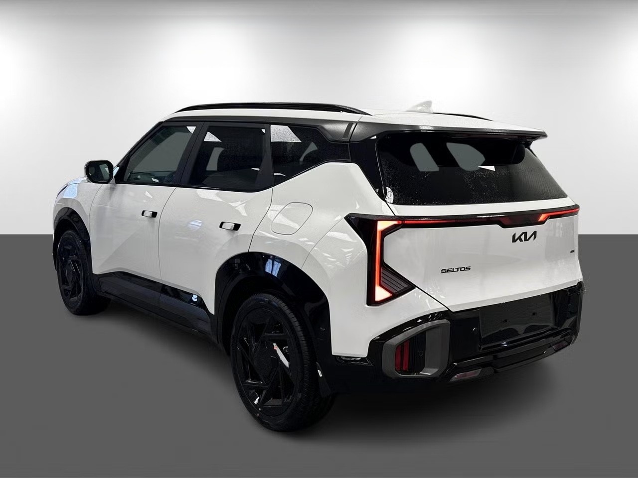 KIA Seltos 1.6T-GDi X-Line 7DCT 4x4-image-3