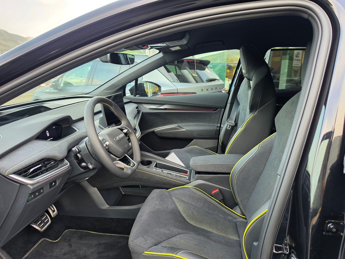 SKODA Elroq RS 4x4-image-7
