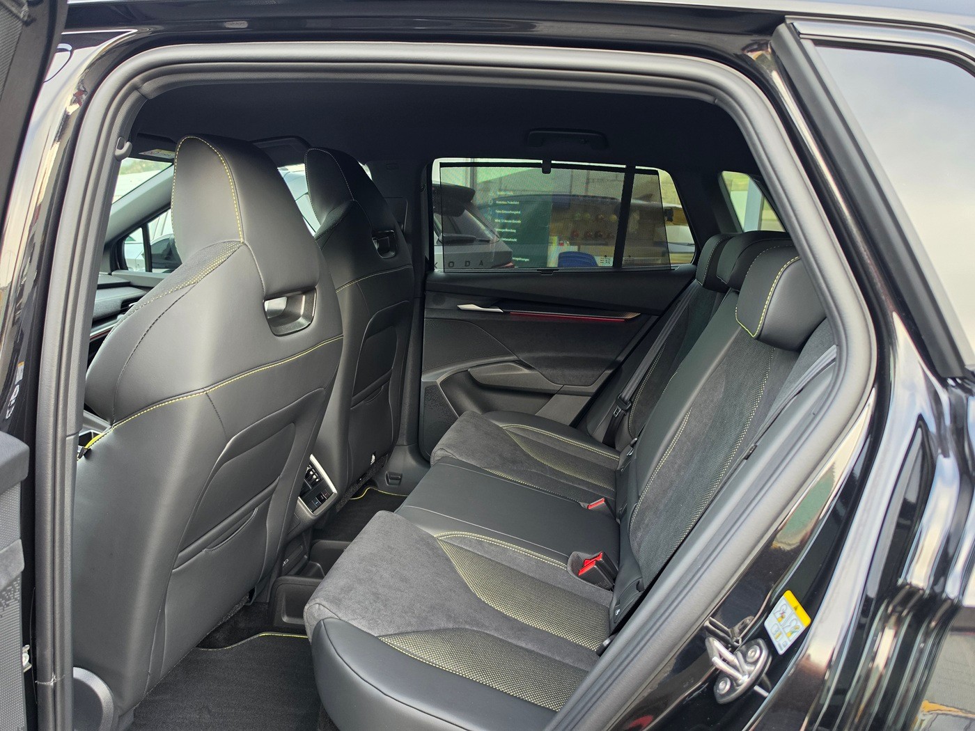 SKODA Elroq RS 4x4-image-8