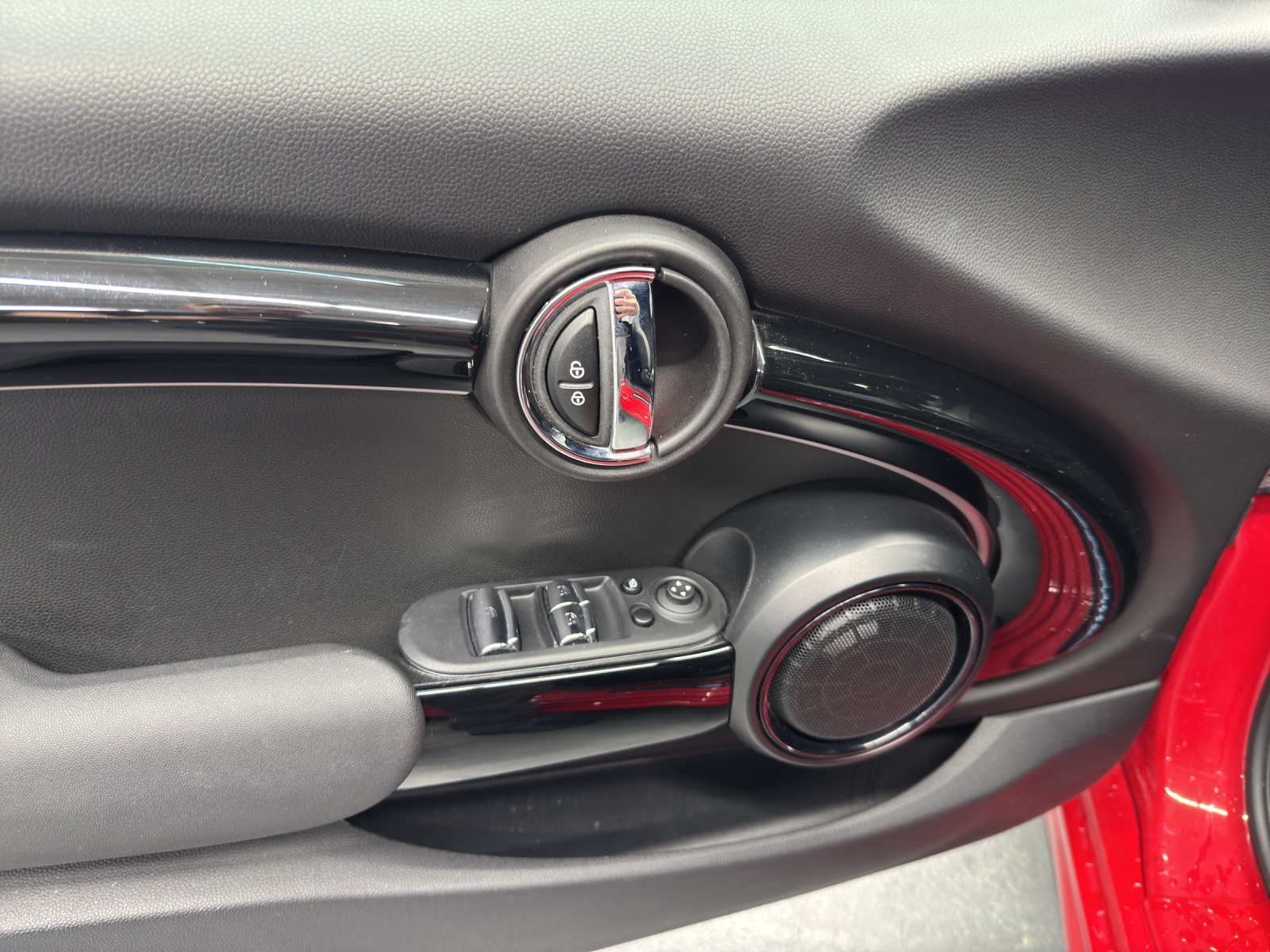 MINI Cabrio 2.0i John Cooper Works SAG-image-12