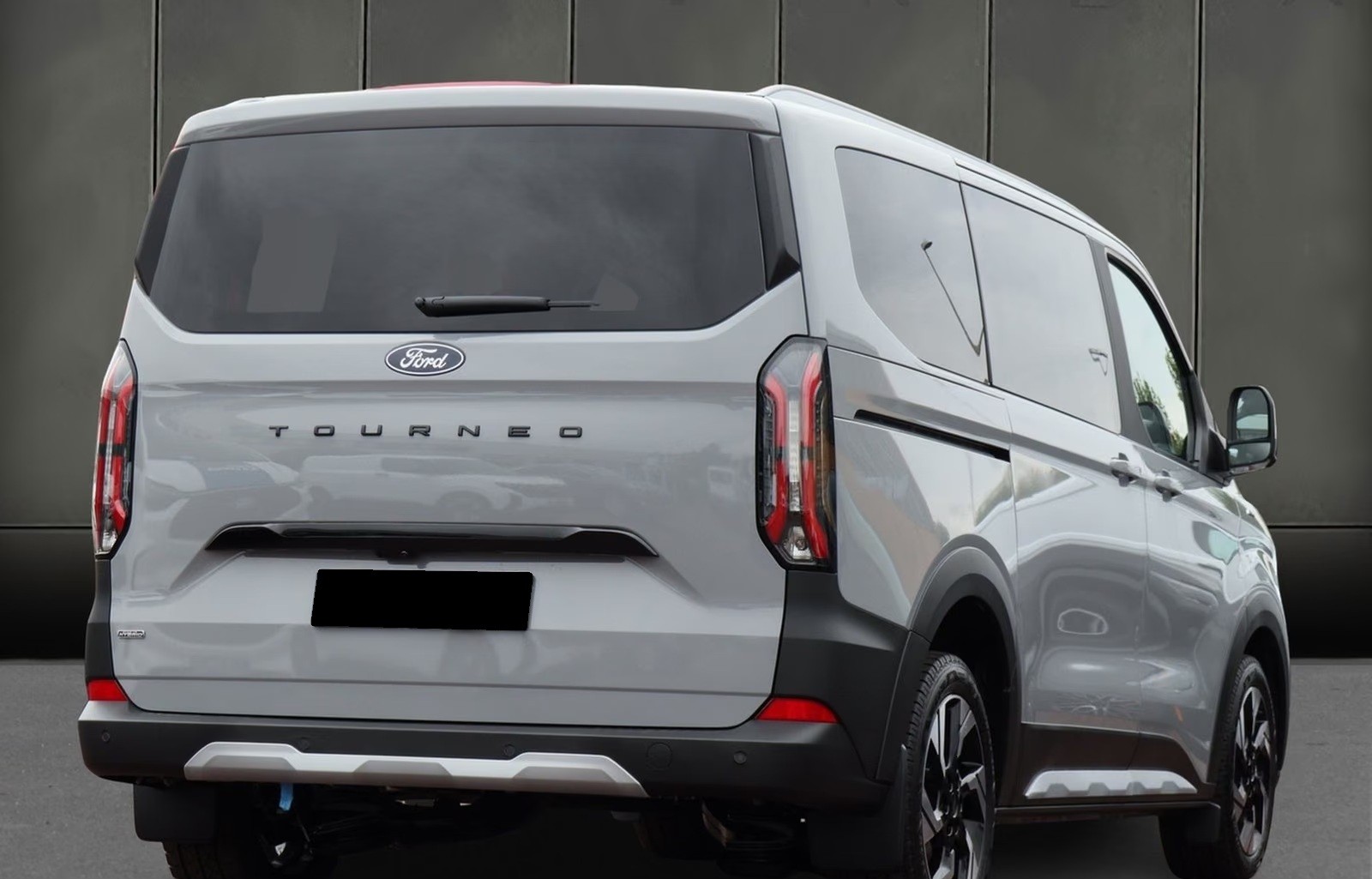 FORD Tourneo Bus 340 L1H1 PHEV Active 8 Sitzer-image-3