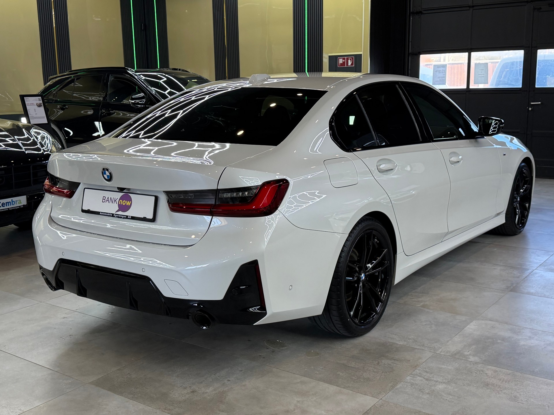 BMW 320d xDrive 48V Steptronic M Sport-image-4
