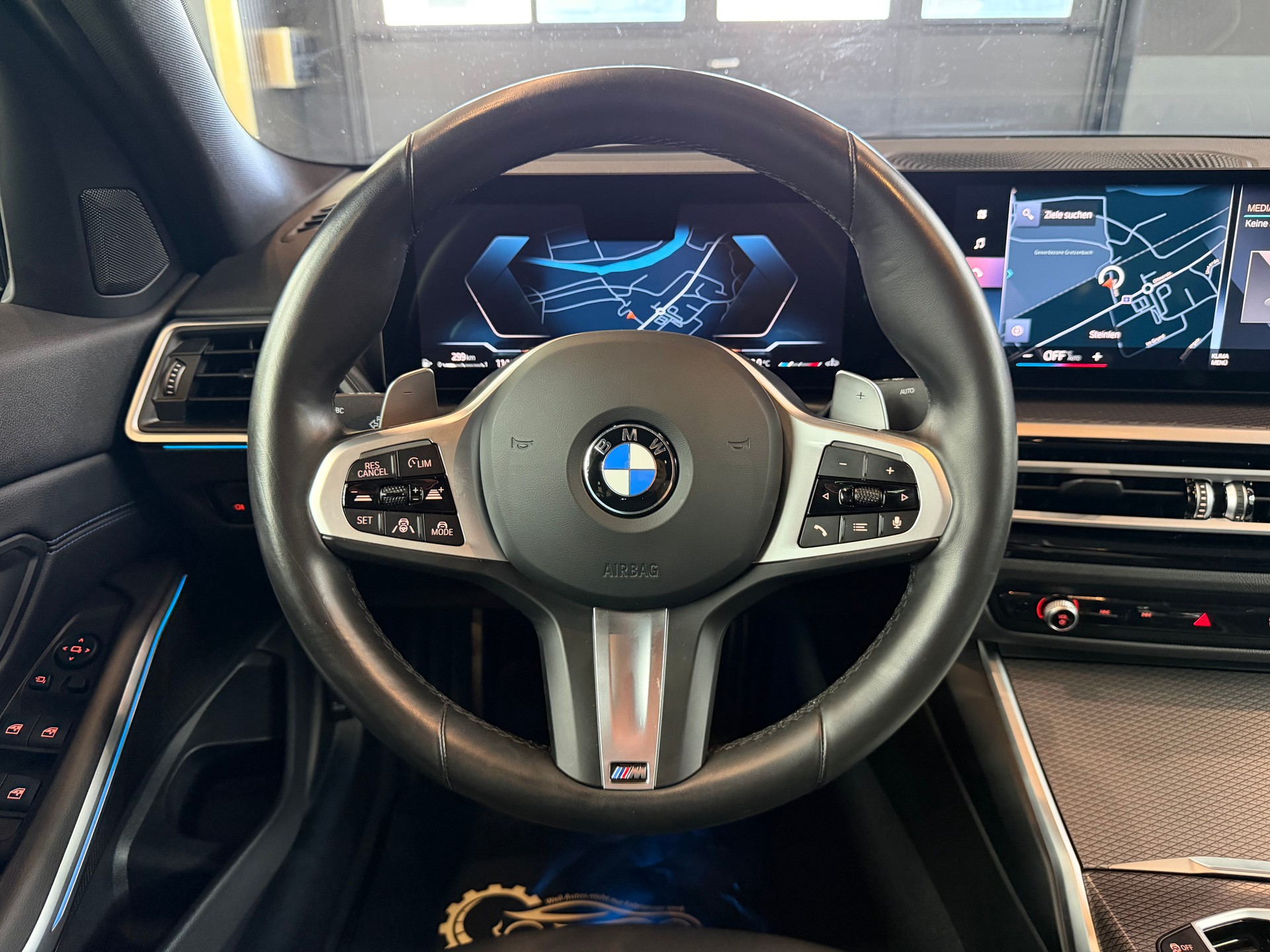 BMW 320d xDrive 48V Steptronic M Sport-image-14