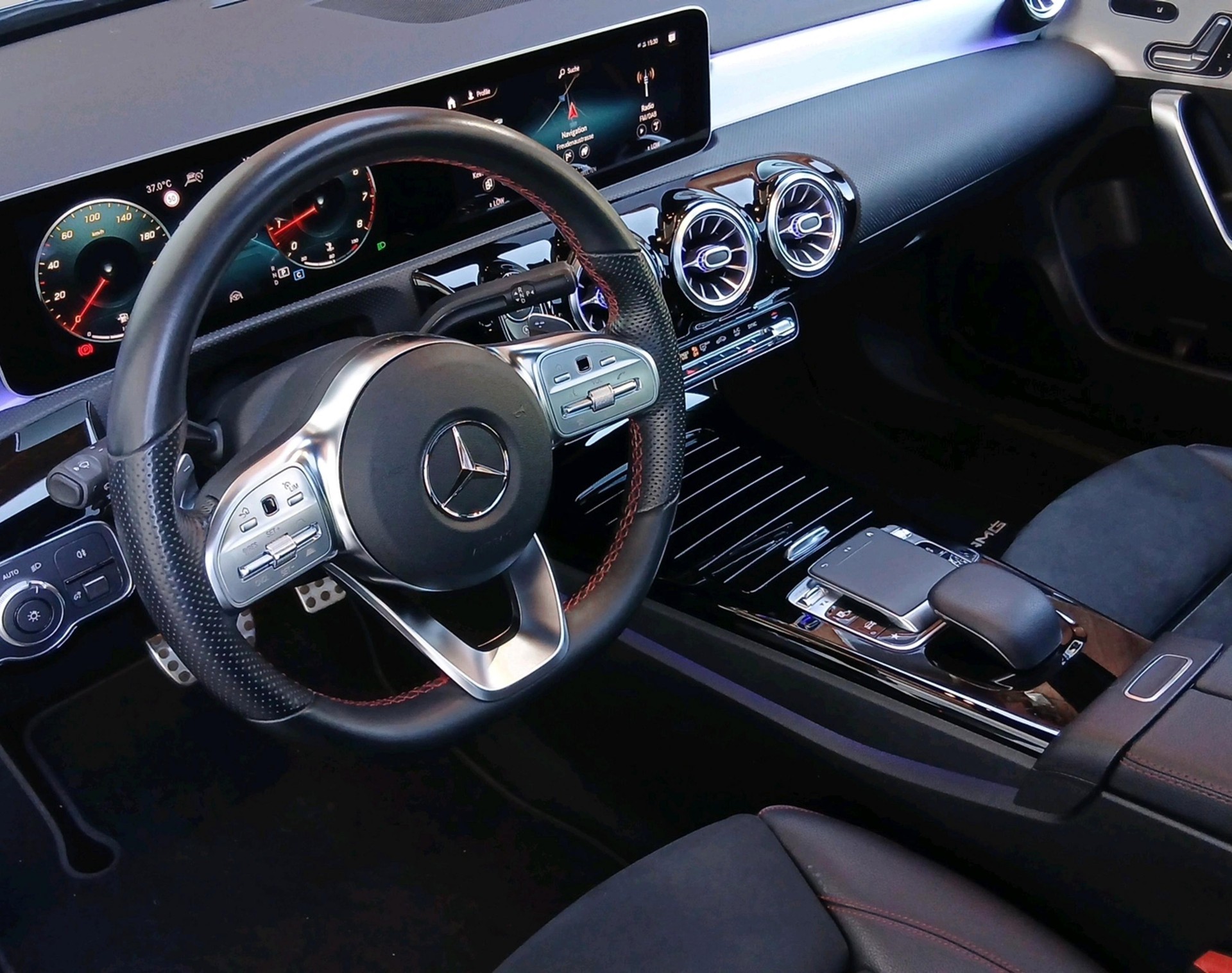 MERCEDES-BENZ A-CLASS W177 A 220 AMG Line 4-image-2