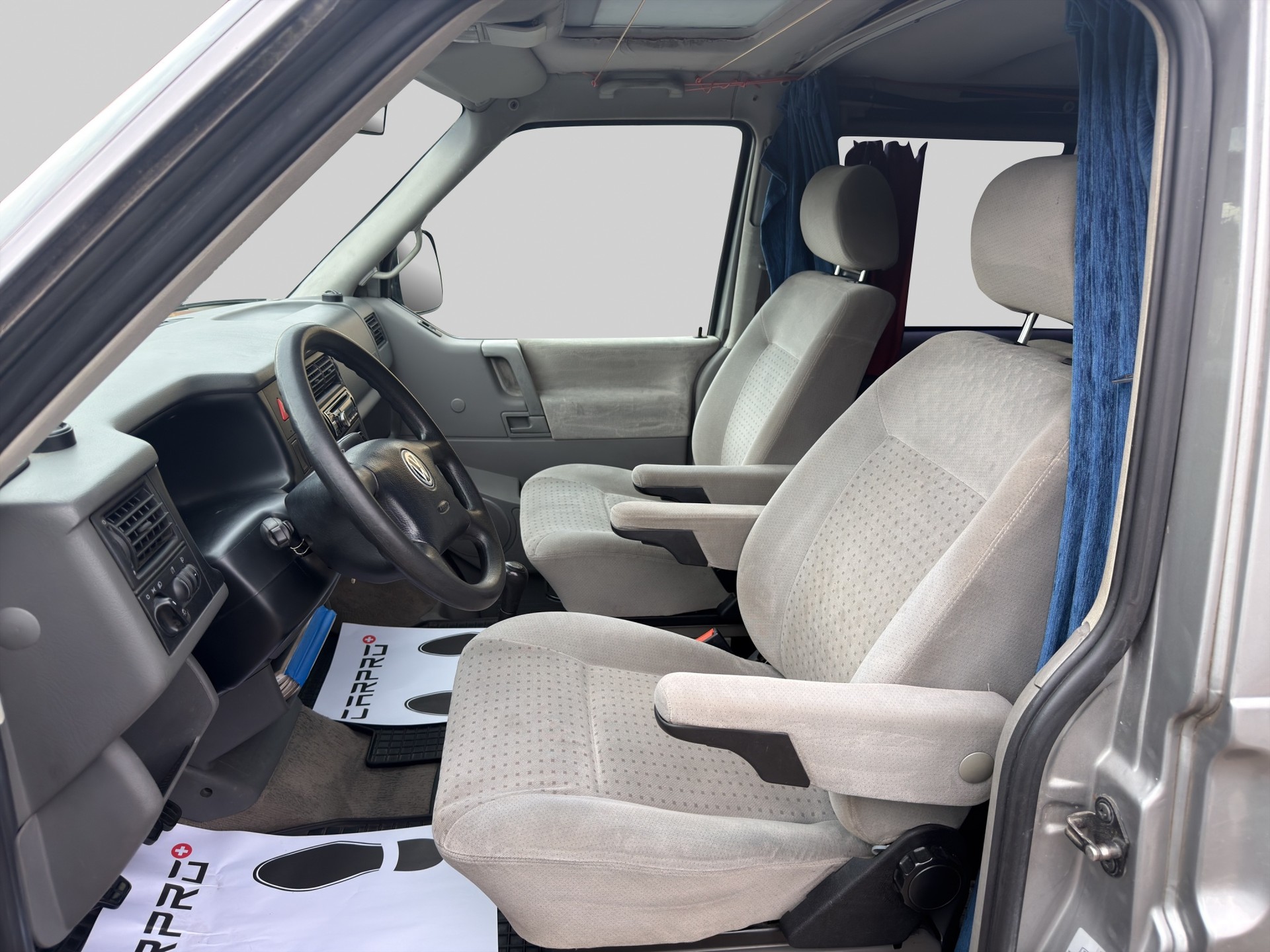 VW T4 Multivan 2.5TDI ABS-image-7