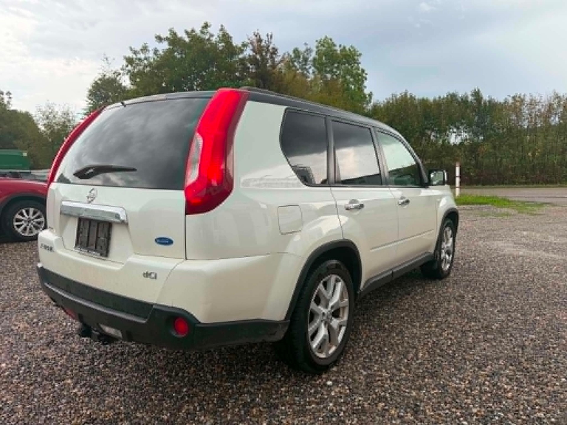 NISSAN X-Trail 2.0 dCi 16V SE Automatic-image-8