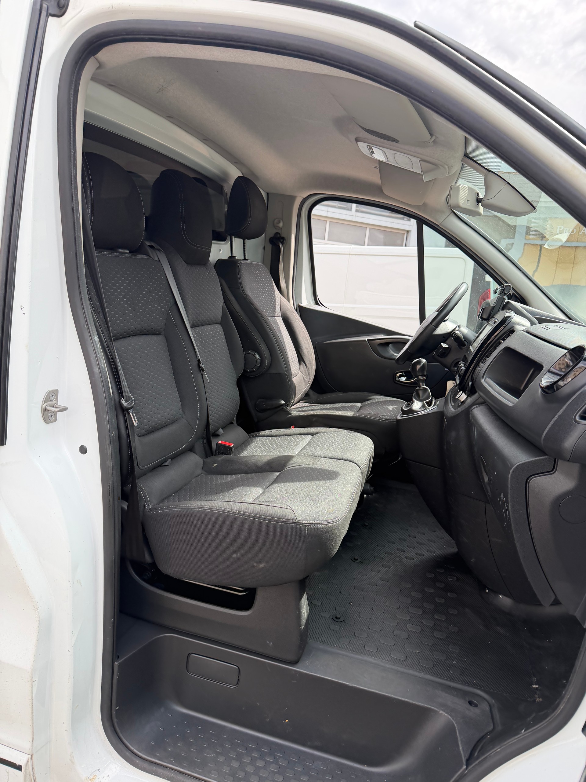 OPEL Vivaro 1.6 BiTurbo CDTI ecoFLEX 2.9t L1H1-image-11