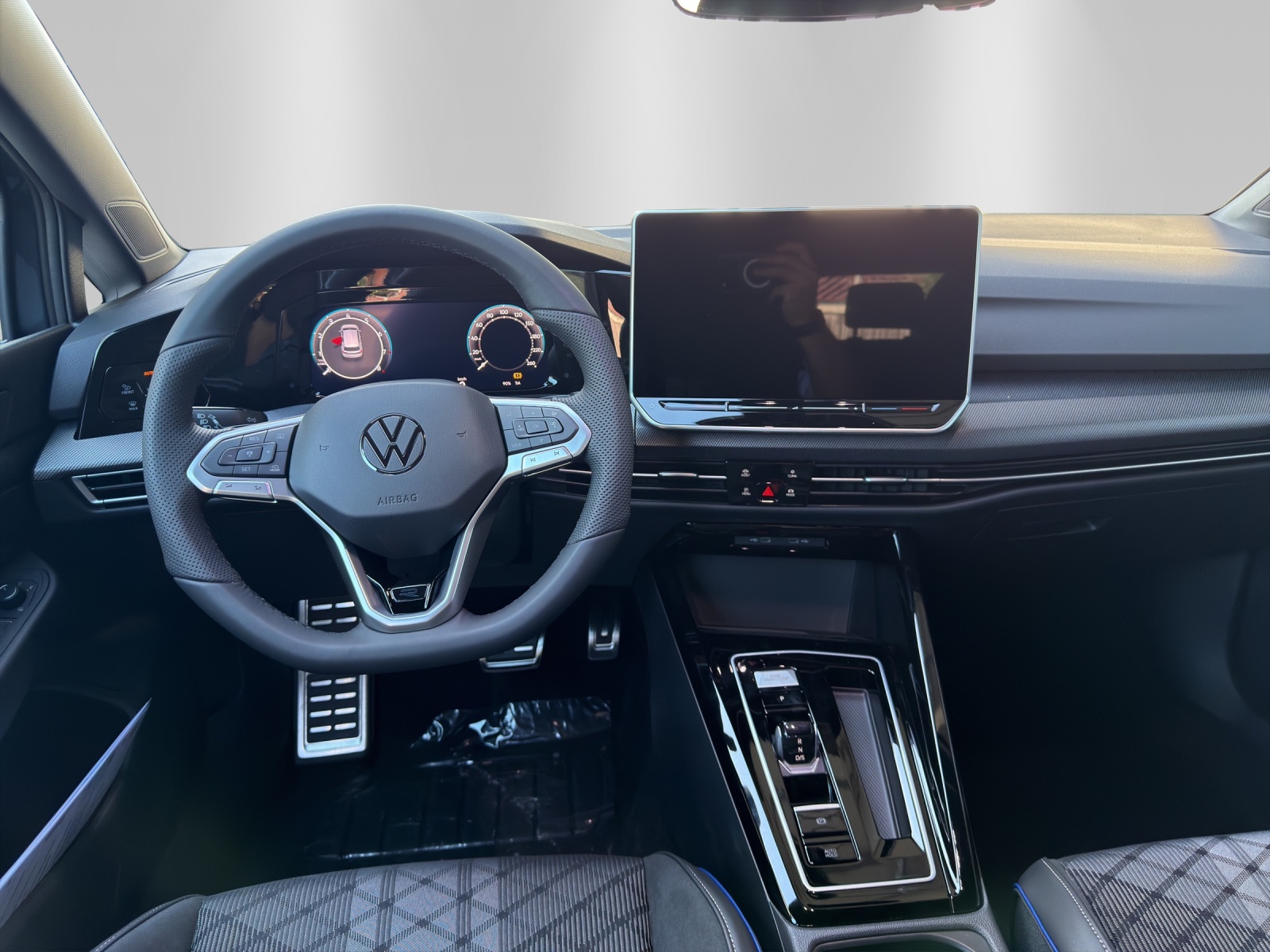 VW Golf 1.5 e TSI mHEV R-Line DSG-image-9