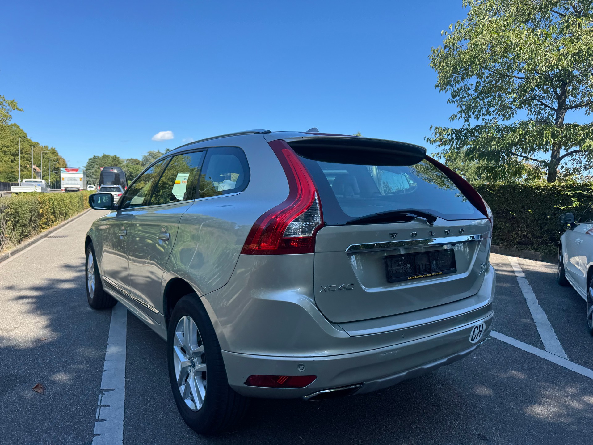 VOLVO XC60 T5 AWD Summum Geartronic-image-4