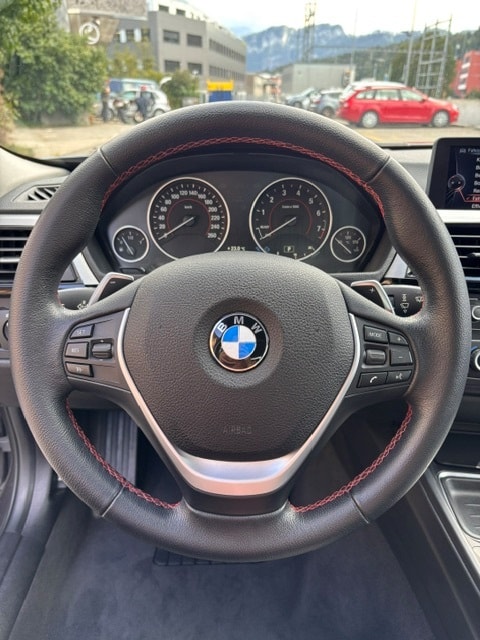 BMW 328i xDrive Touring Sport Line Steptronic-image-12