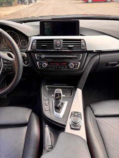 BMW 328i xDrive Touring Sport Line Steptronic-image-14