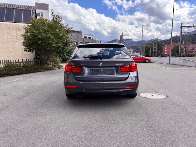 BMW 328i xDrive Touring Sport Line Steptronic-image-5