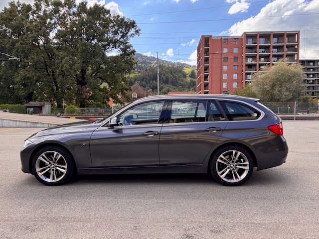 BMW 328i xDrive Touring Sport Line Steptronic-image-3