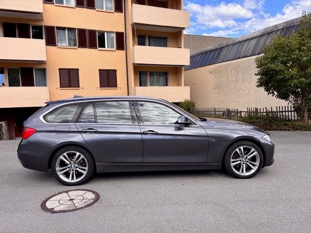 BMW 328i xDrive Touring Sport Line Steptronic-image-7