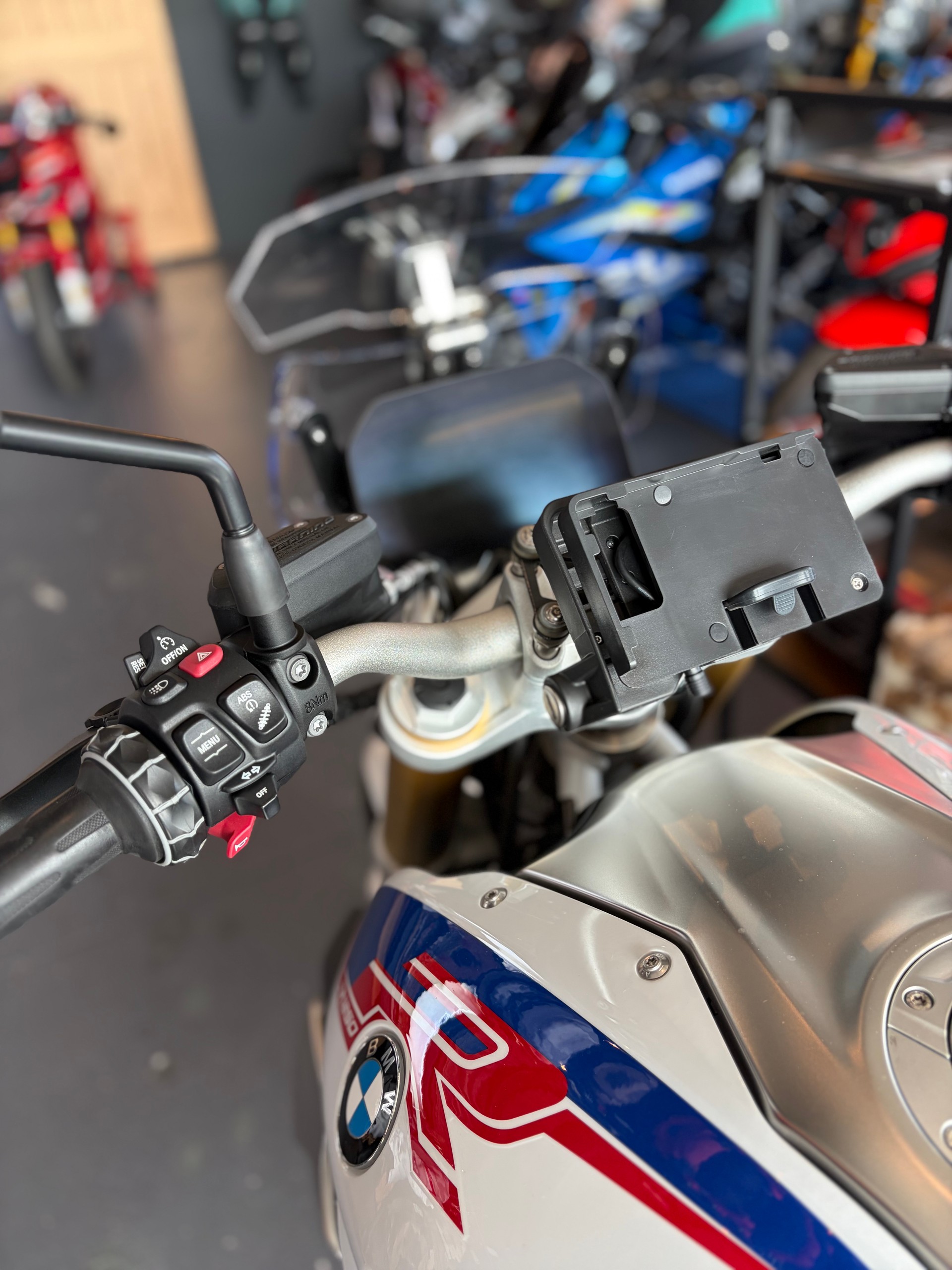 BMW R 1250 R ABS-image-3