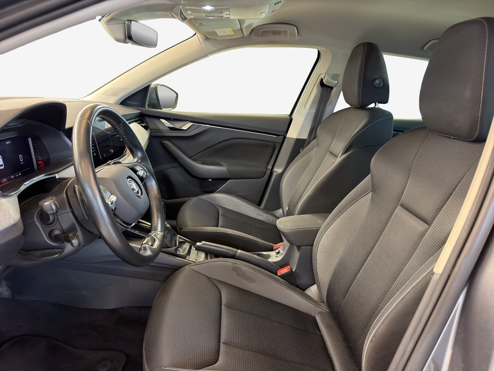 SKODA Scala 1.5 TSI ACT Tour DSG-image-7