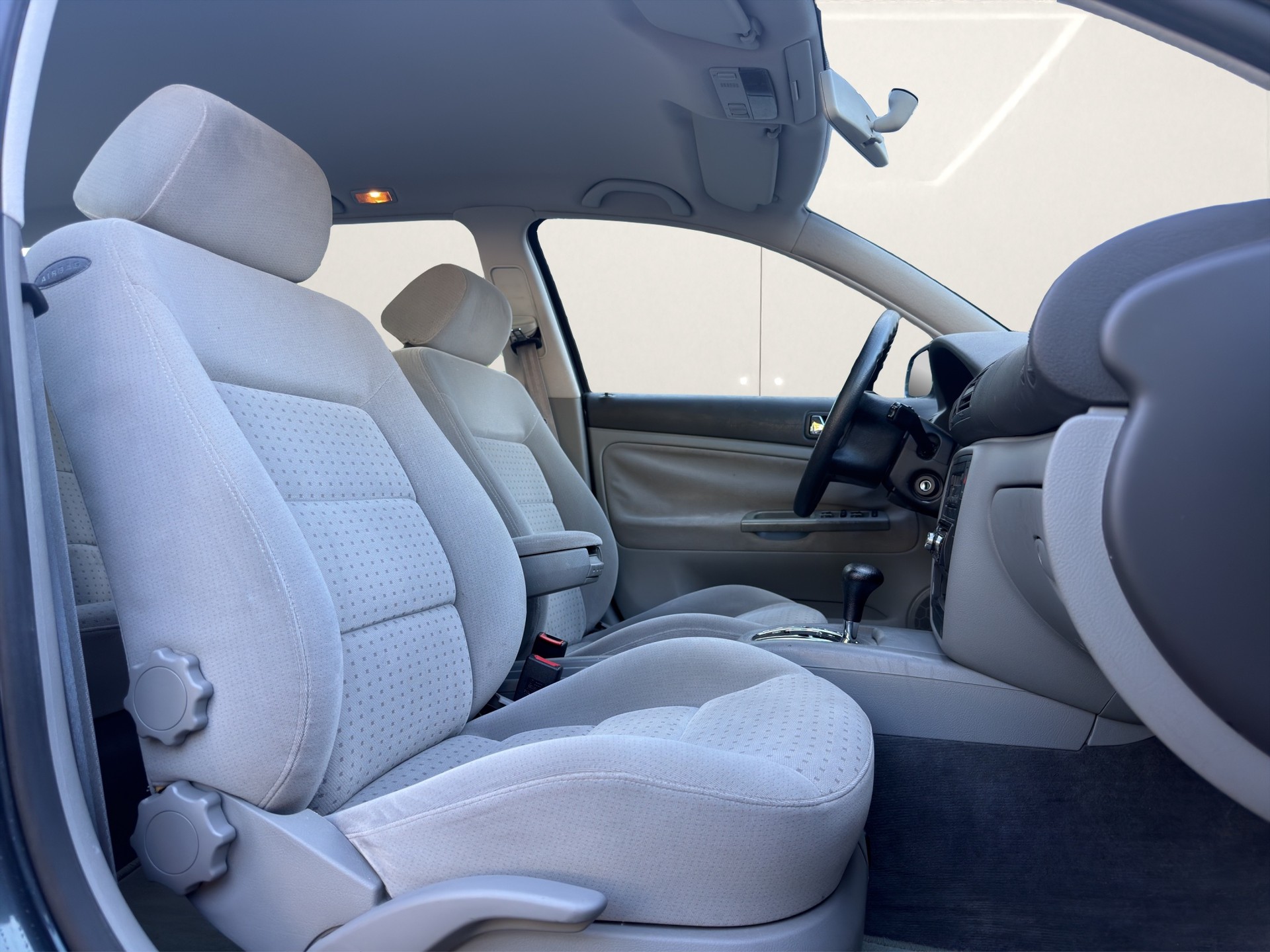 VW Passat Variant 1.8 T Highline-image-13