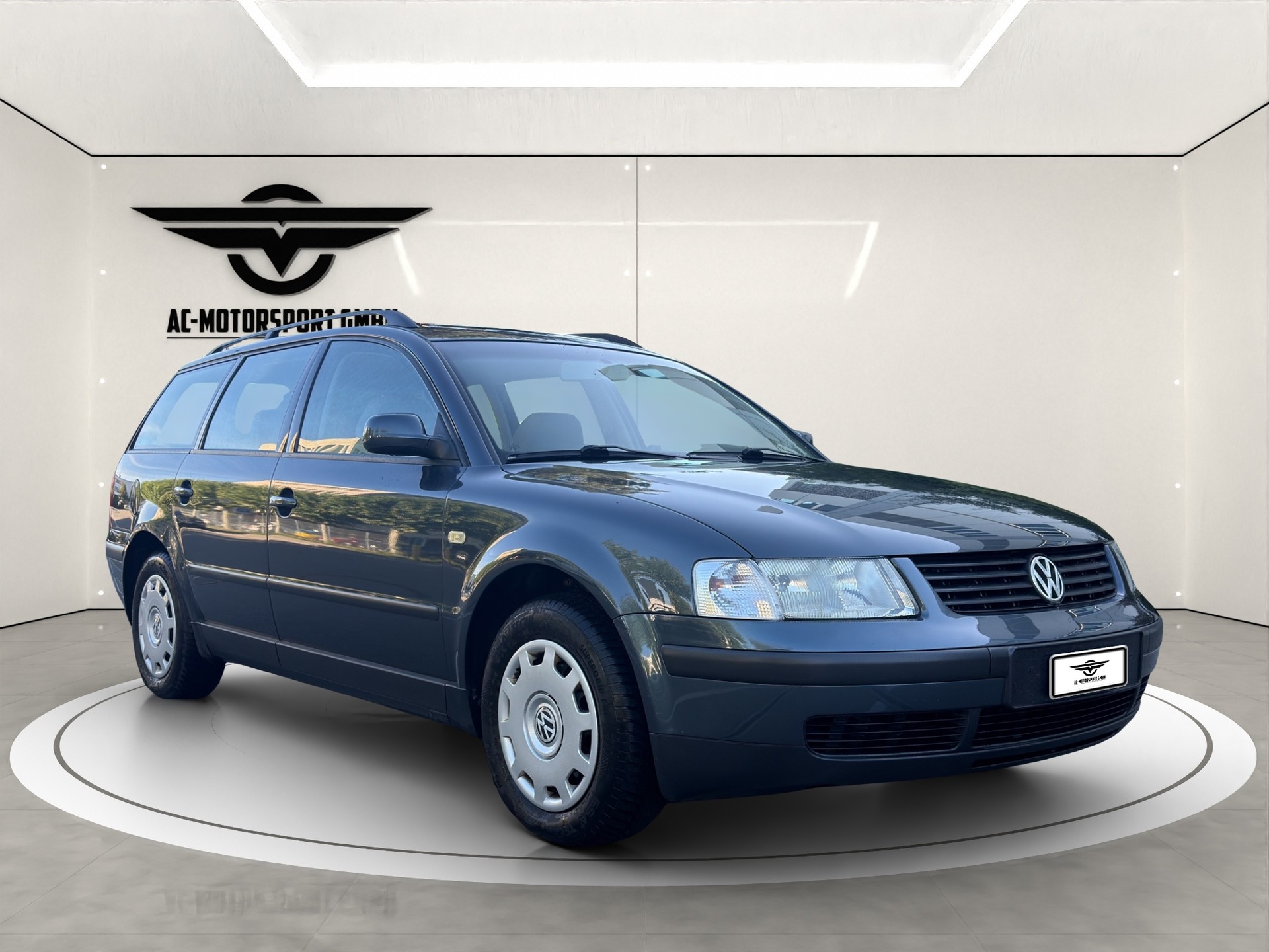 VW Passat Variant 1.8 T Highline-image-3