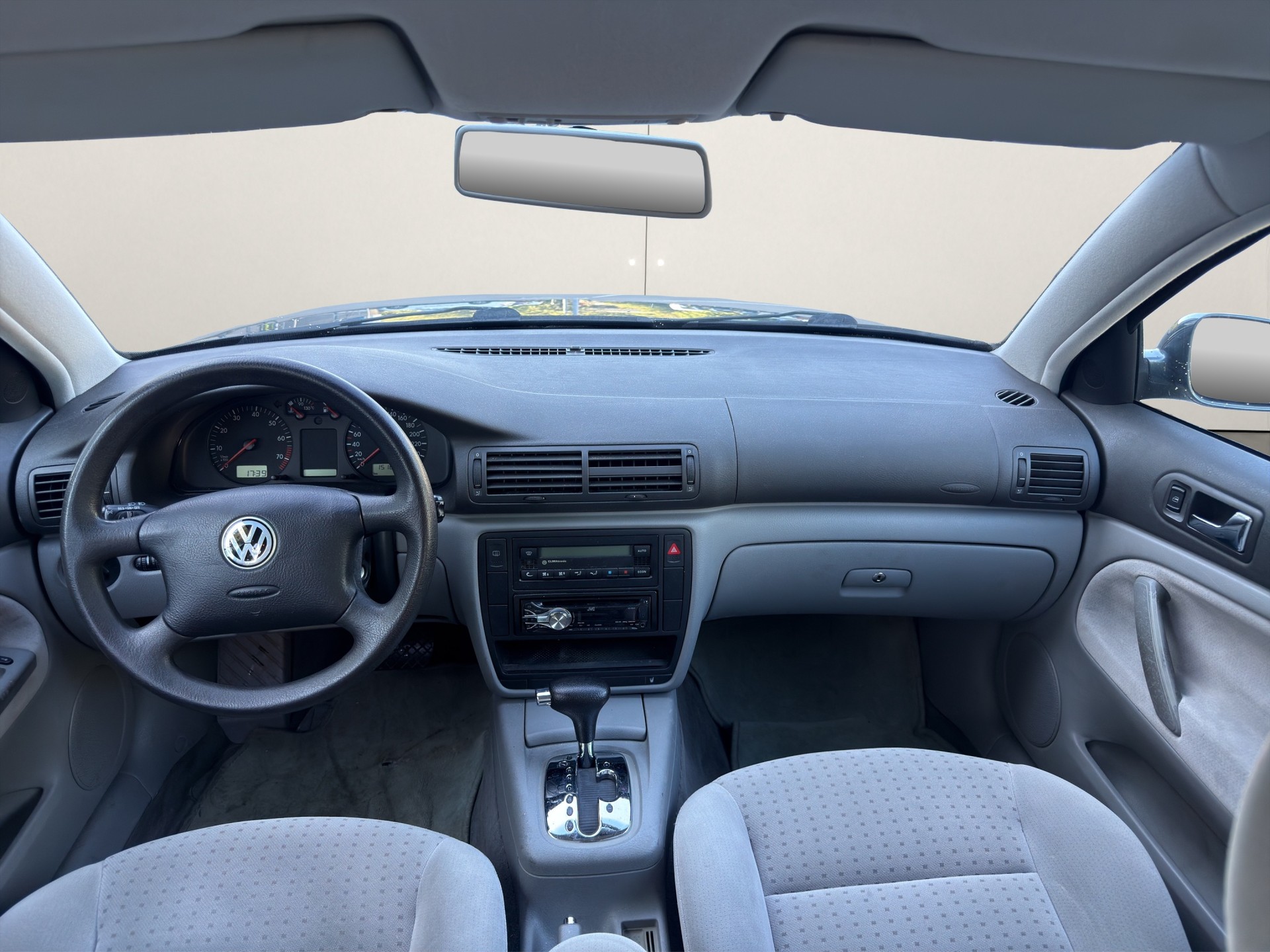 VW Passat Variant 1.8 T Highline-image-9