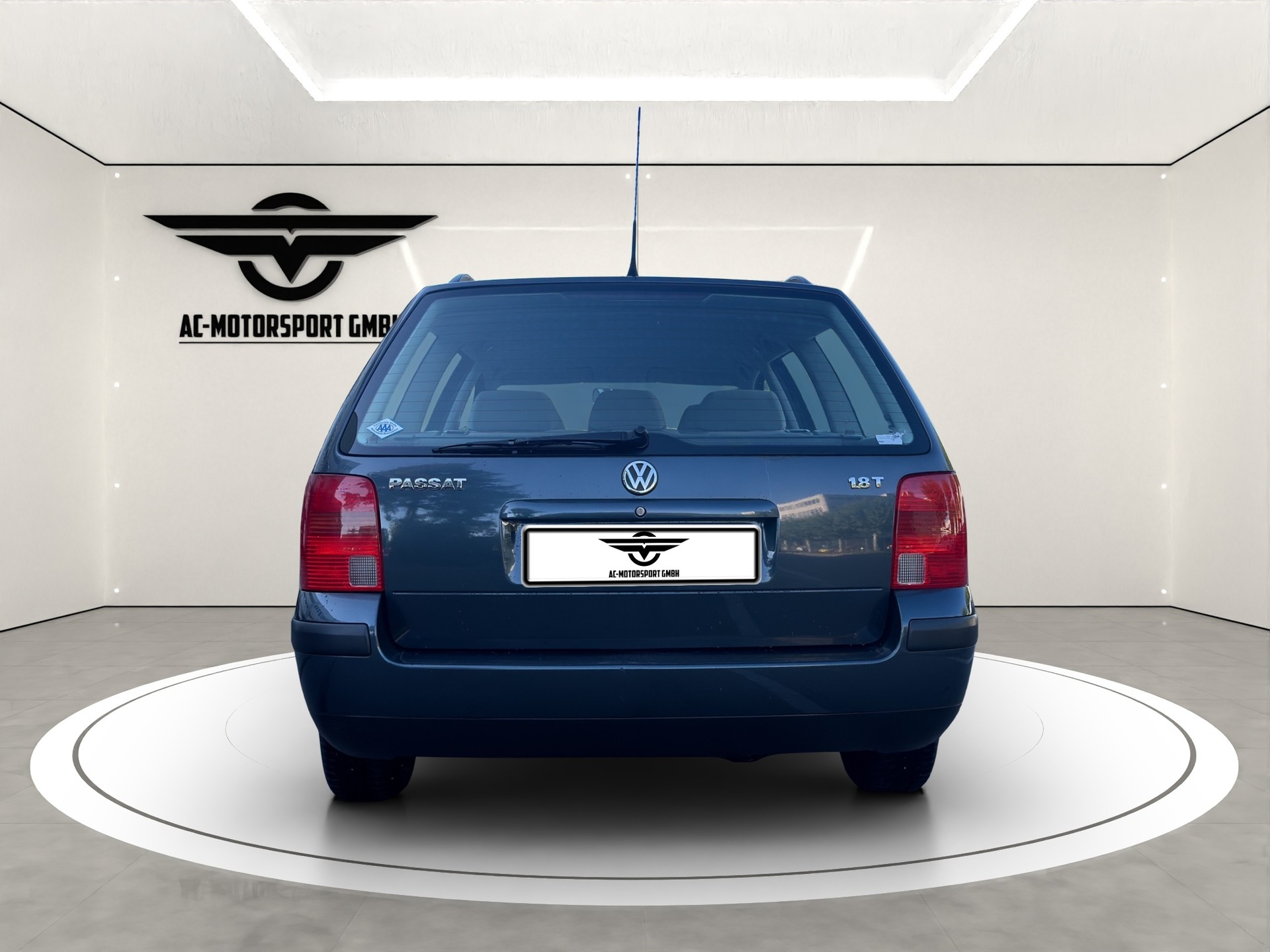 VW Passat Variant 1.8 T Highline-image-5
