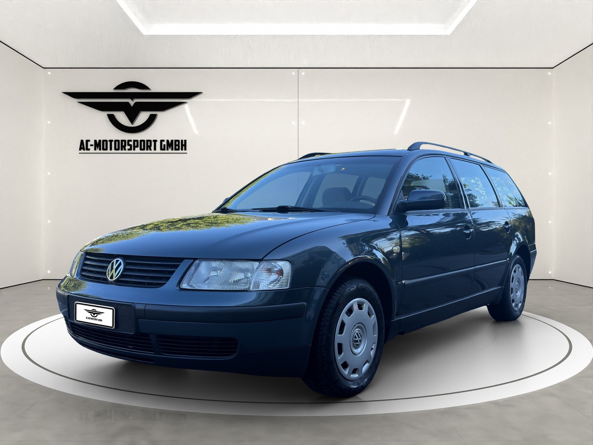 VW Passat Variant 1.8 T Highline-image-0