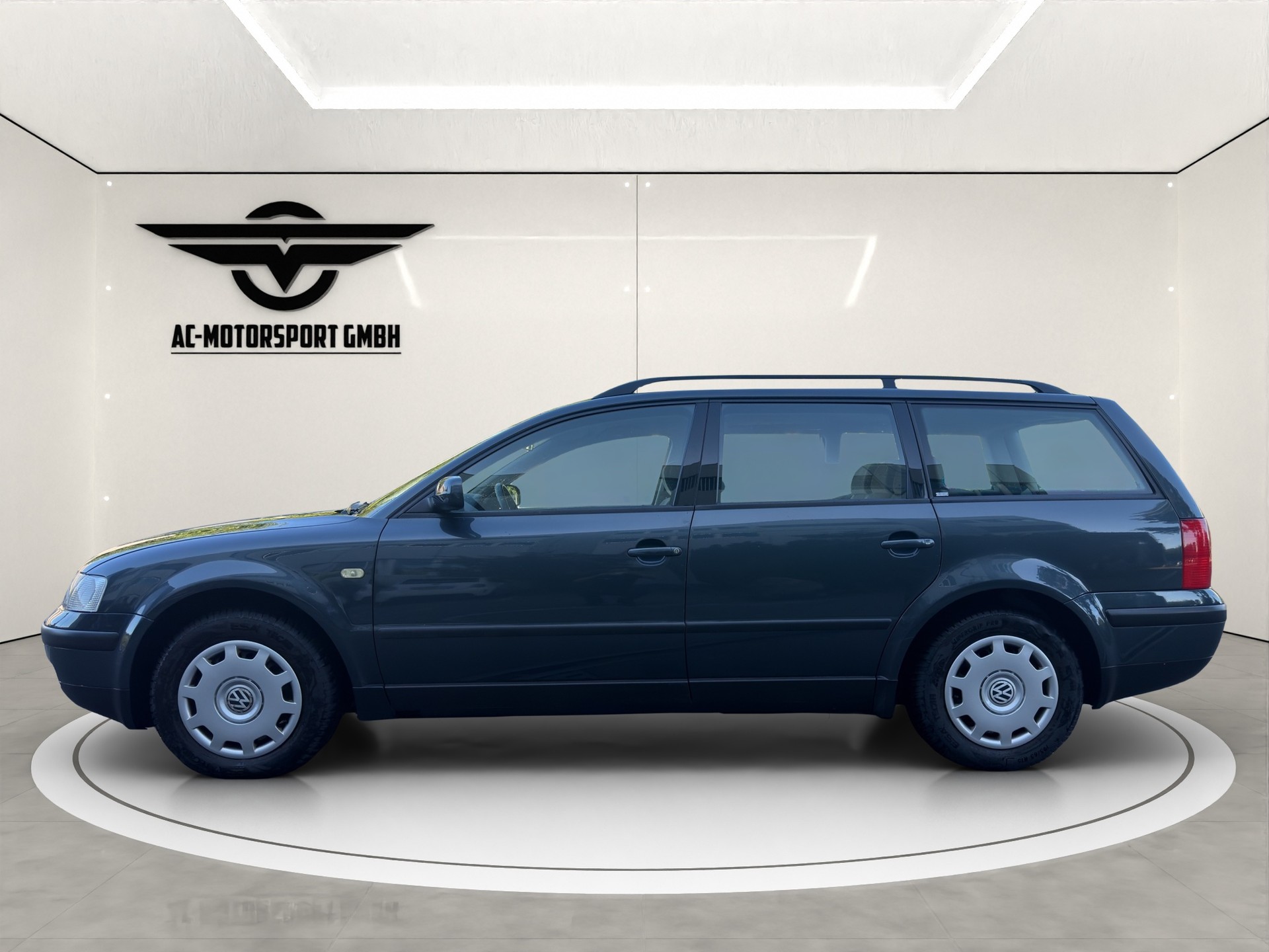 VW Passat Variant 1.8 T Highline-image-4
