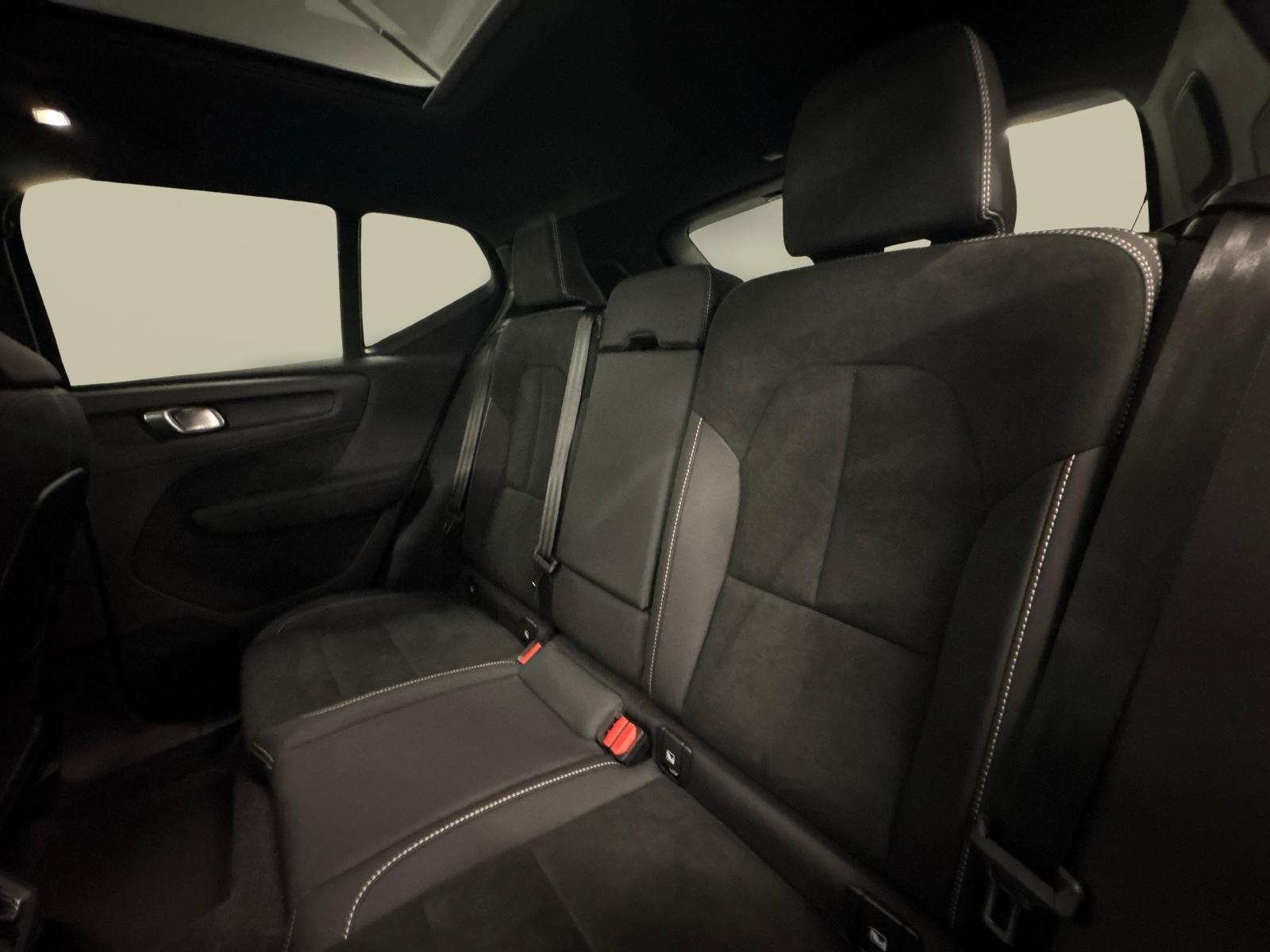 VOLVO EX40 Twin Black Edition AWD-image-10