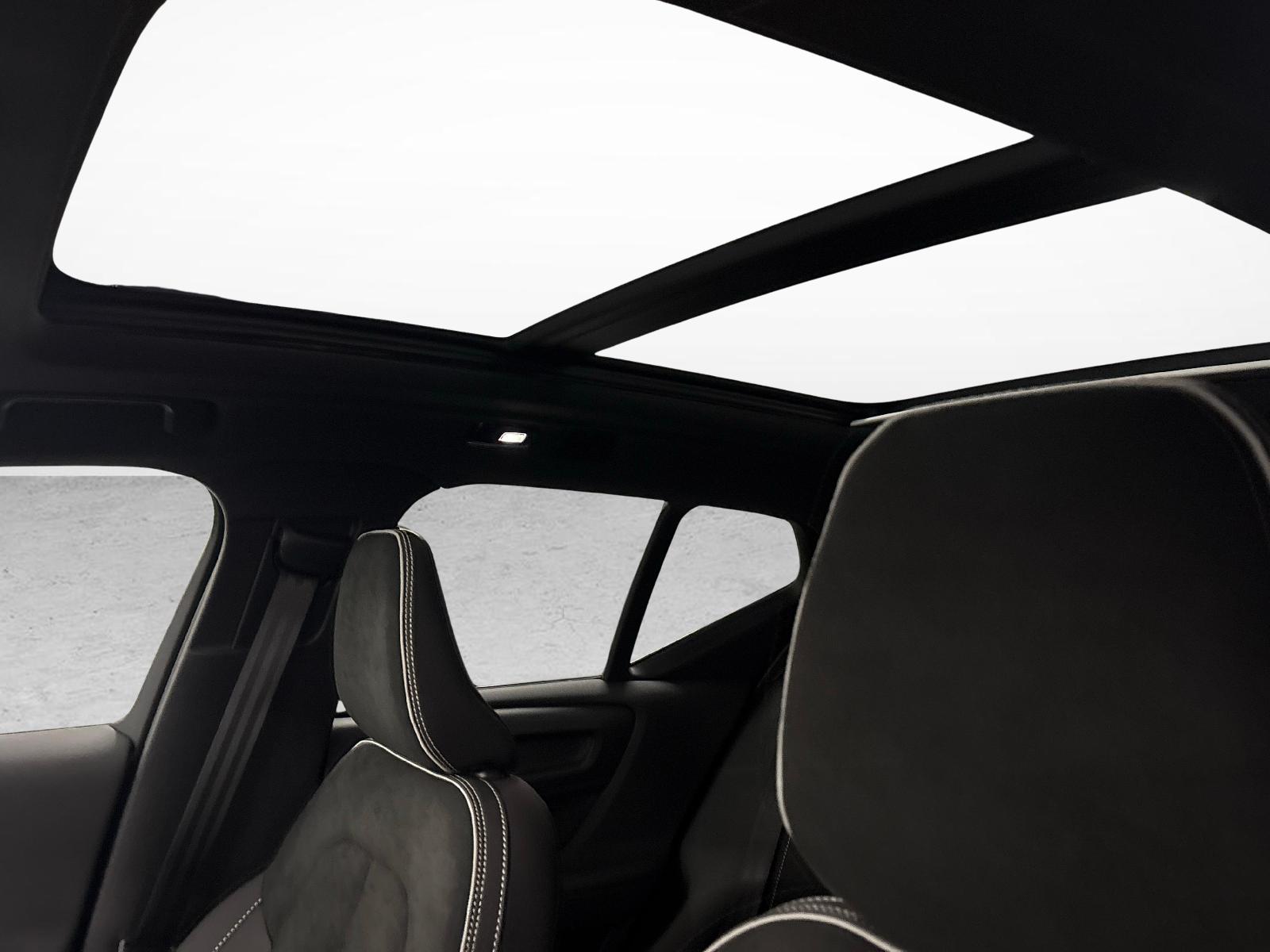 VOLVO EX40 Twin Black Edition AWD-image-12