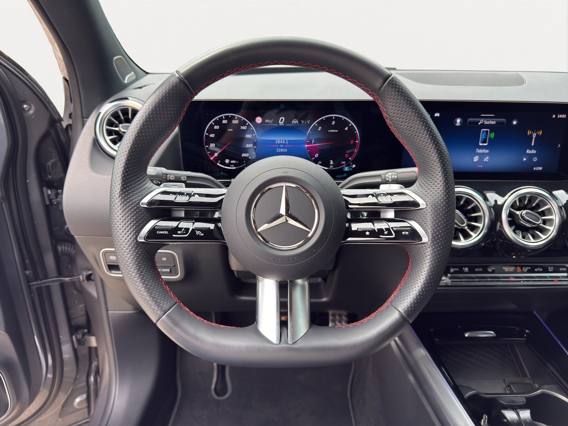 MERCEDES-BENZ GLA 220d 4Matic 8G-DCTSwiss Star-image-9