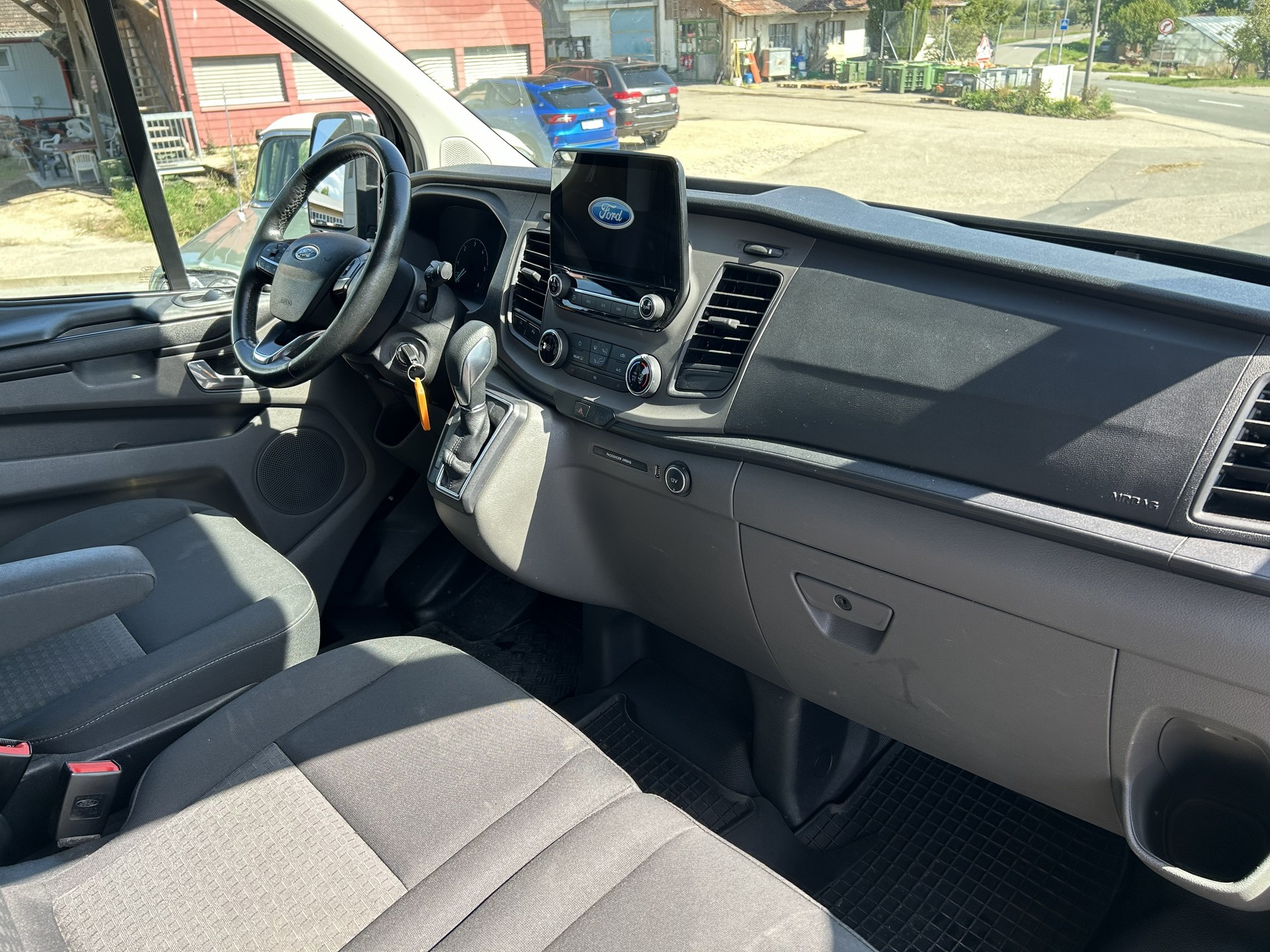 FORD Transit Custom 320 L1H1 Trend A-image-4