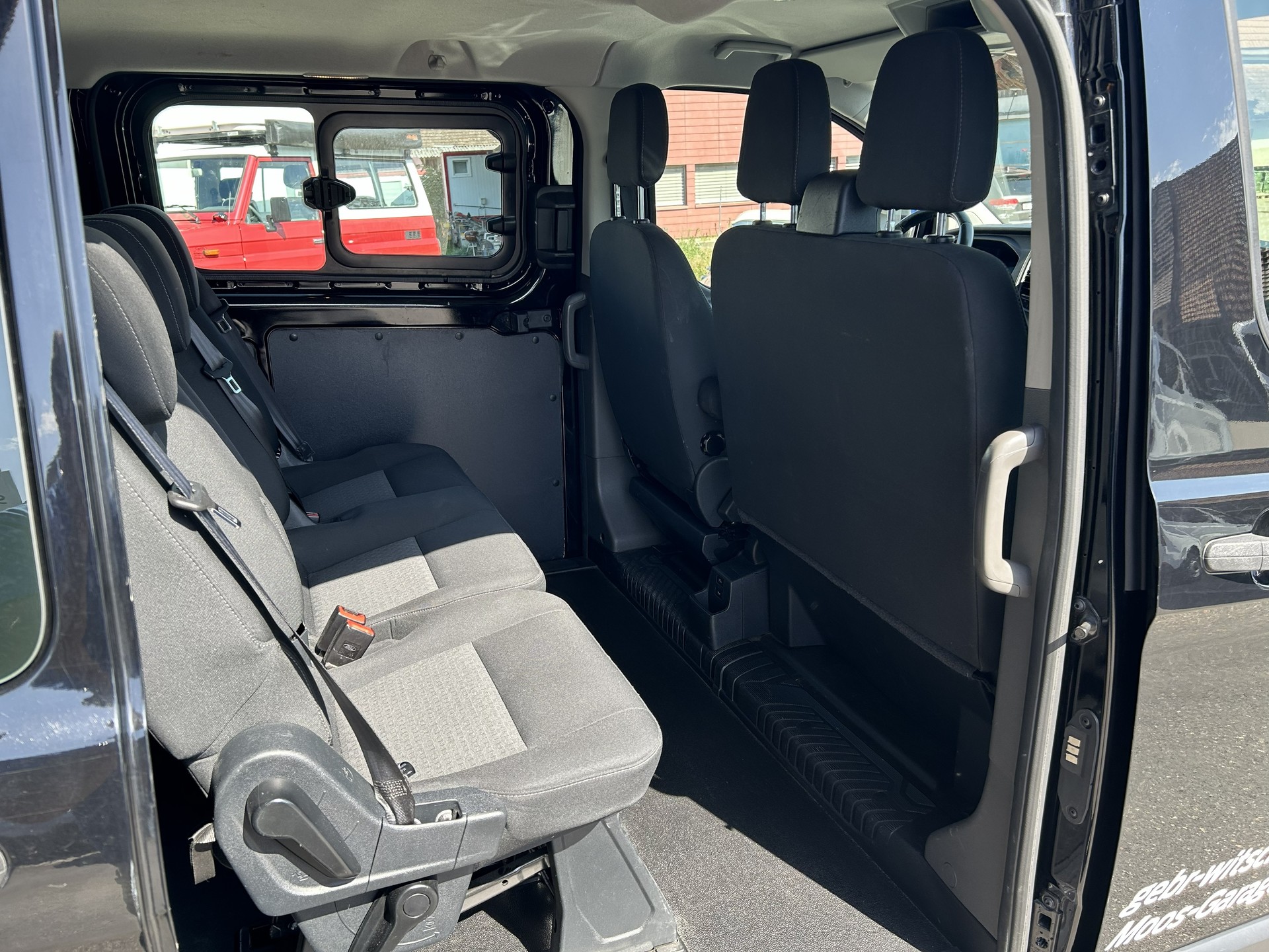 FORD Transit Custom 320 L1H1 Trend A-image-5
