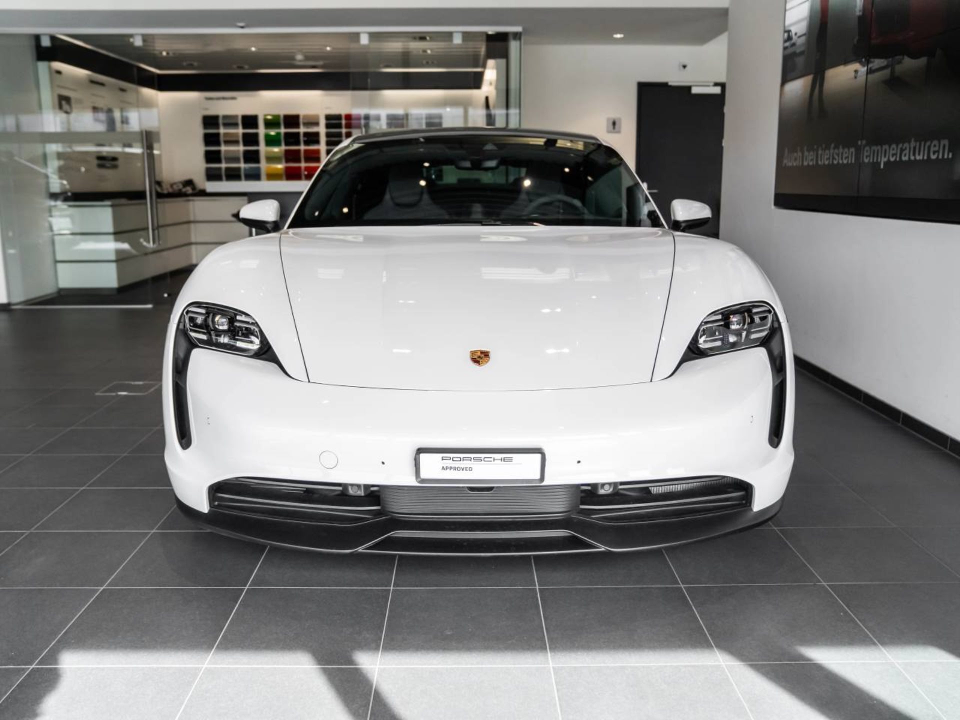 PORSCHE Taycan 4S-image-5