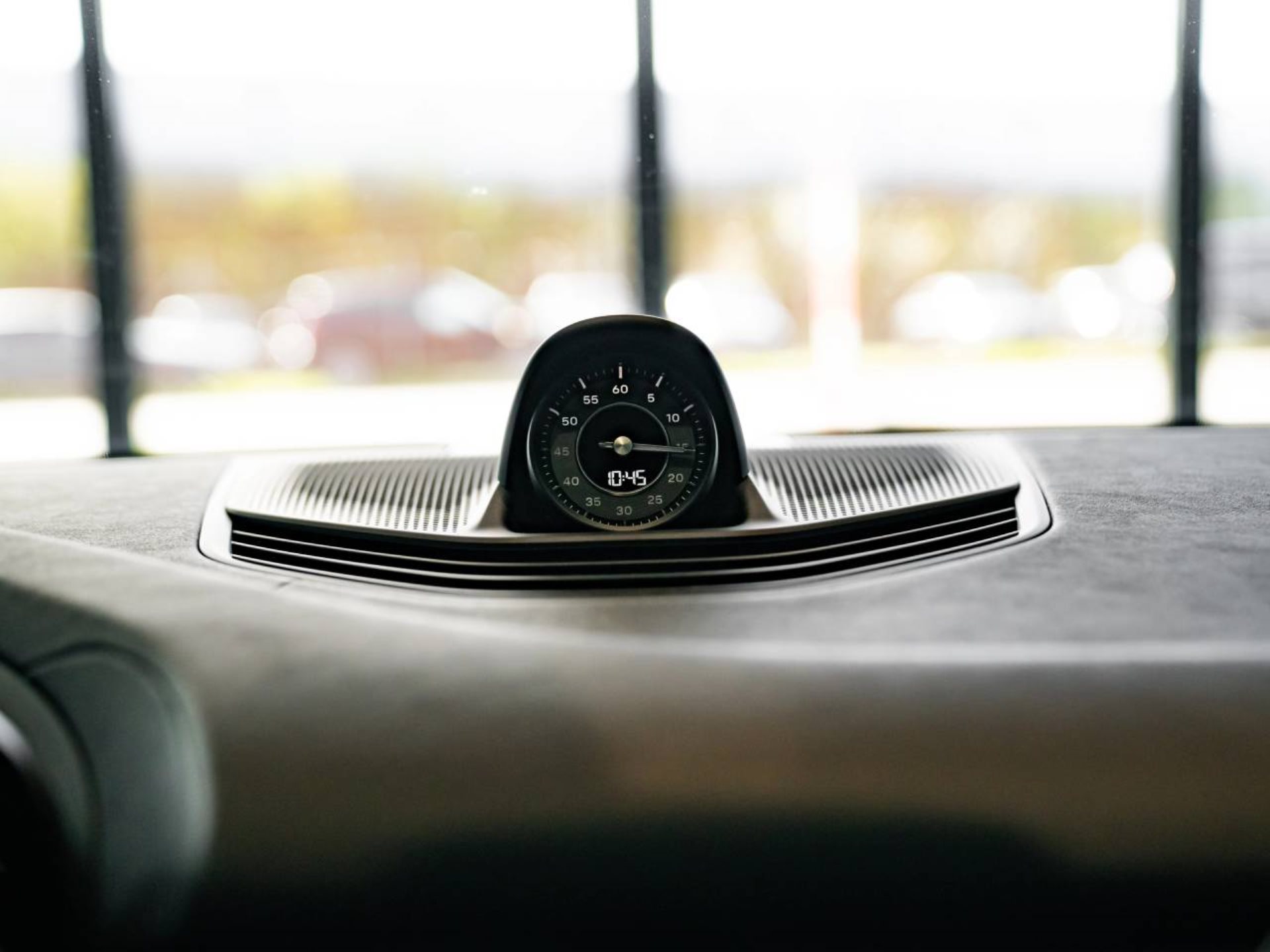 PORSCHE Taycan 4S-image-7