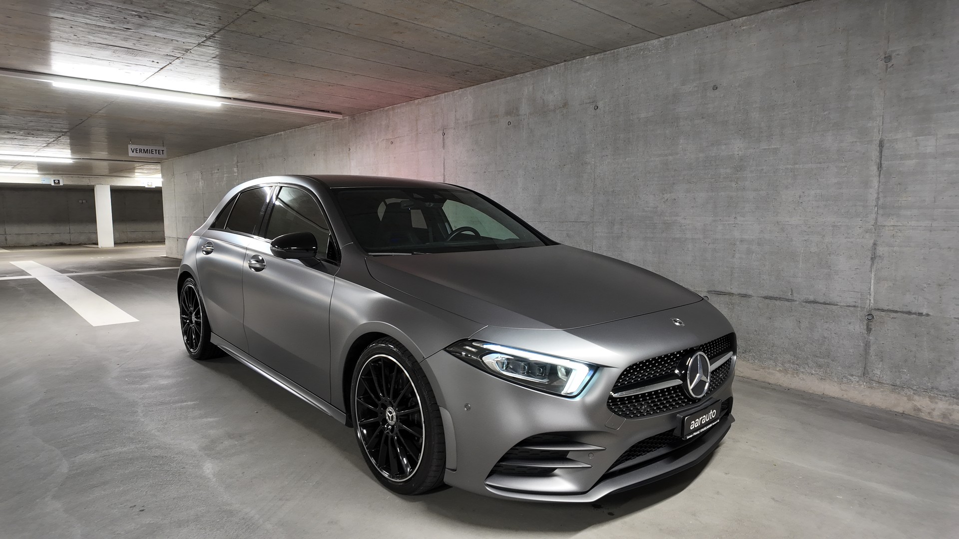 MERCEDES-BENZ A 250 AMG Line-image-5