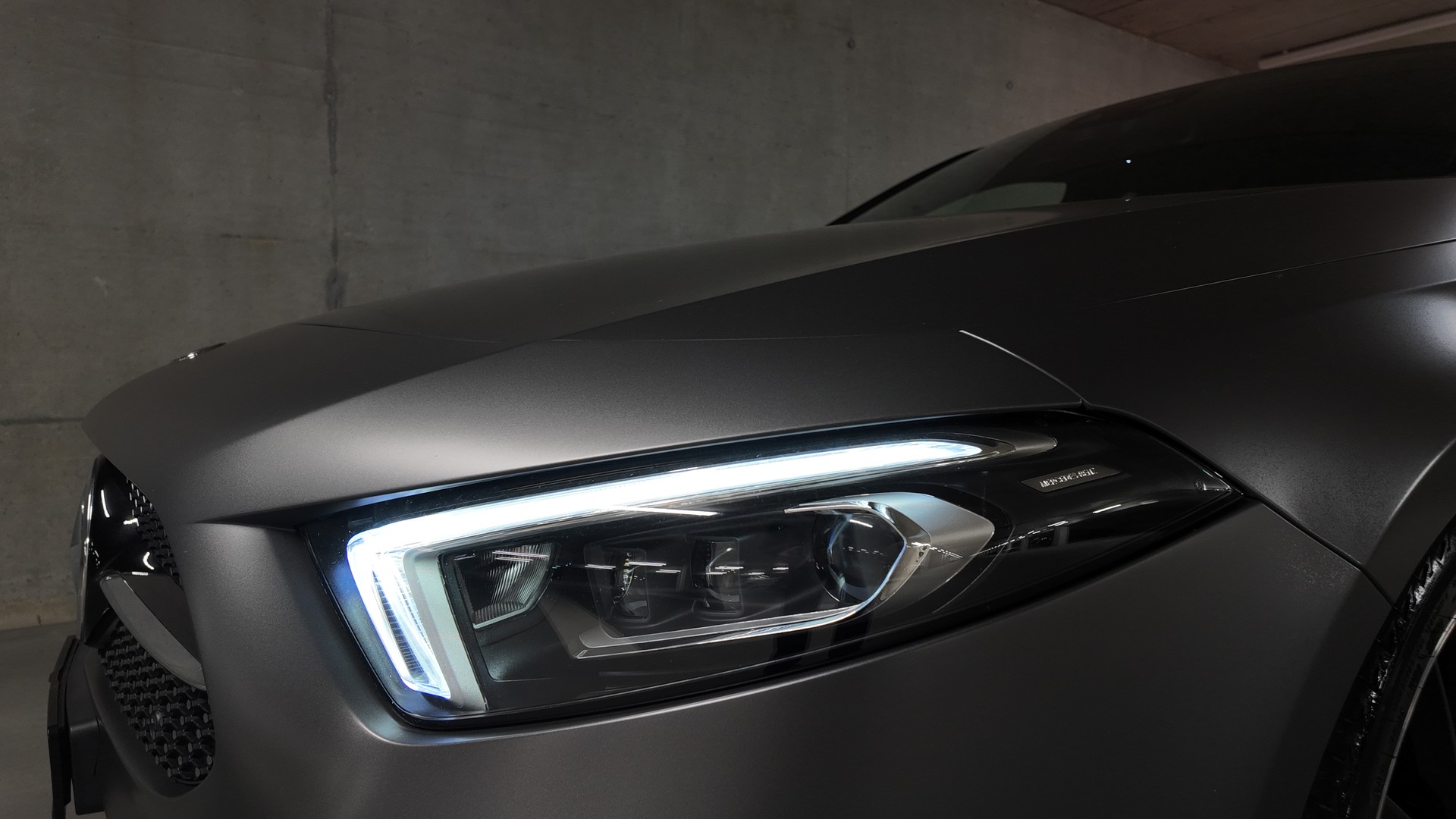 MERCEDES-BENZ A 250 AMG Line-image-6