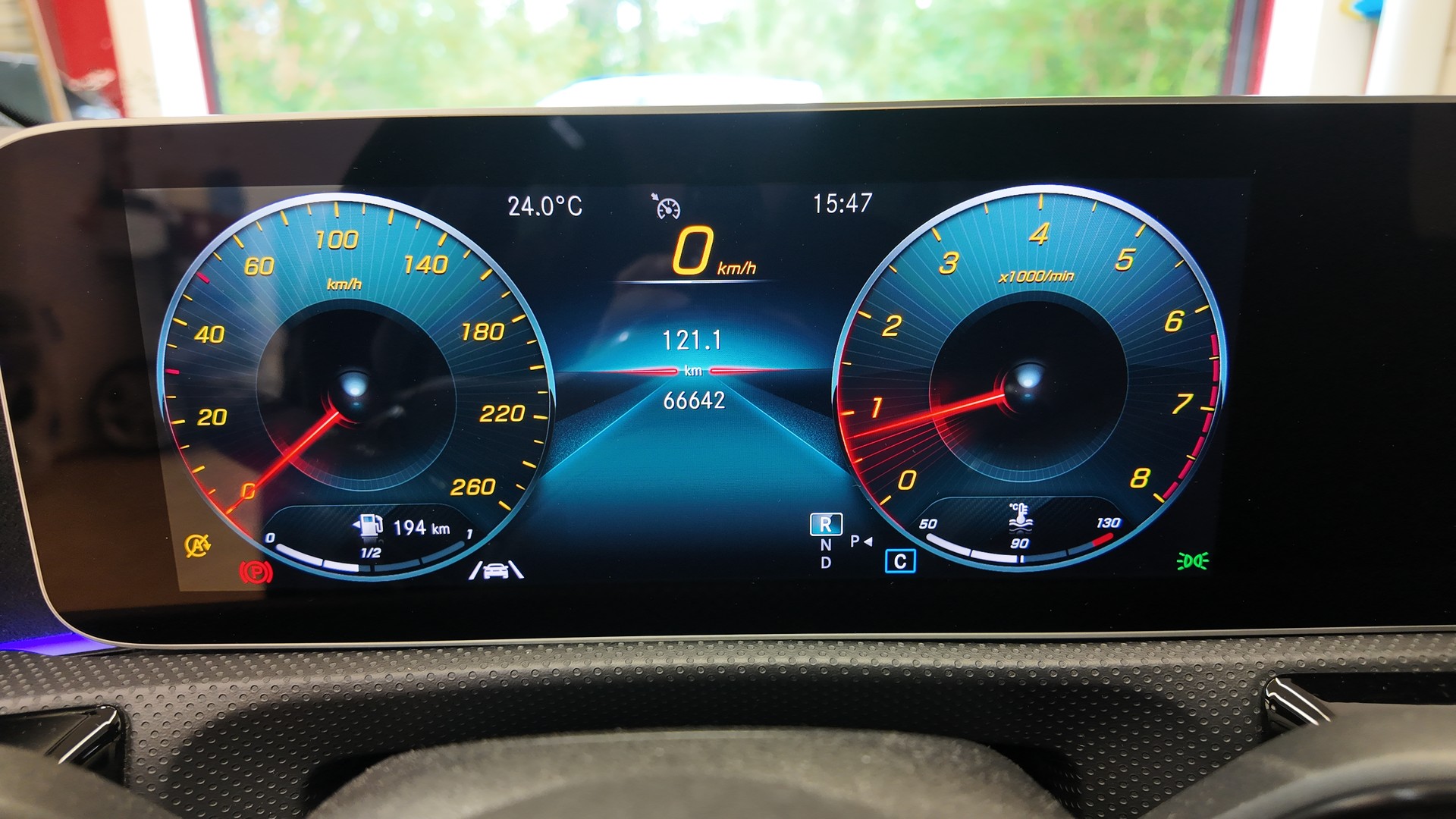 MERCEDES-BENZ A 250 AMG Line-image-26