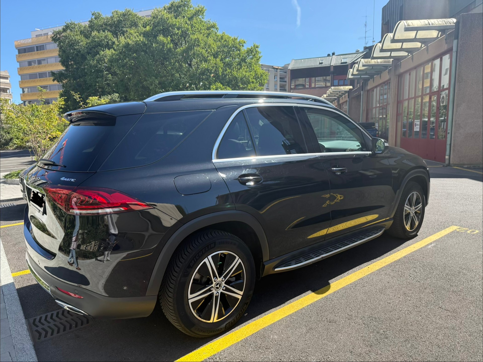 MERCEDES-BENZ GLE 300 d 4matic-image-3