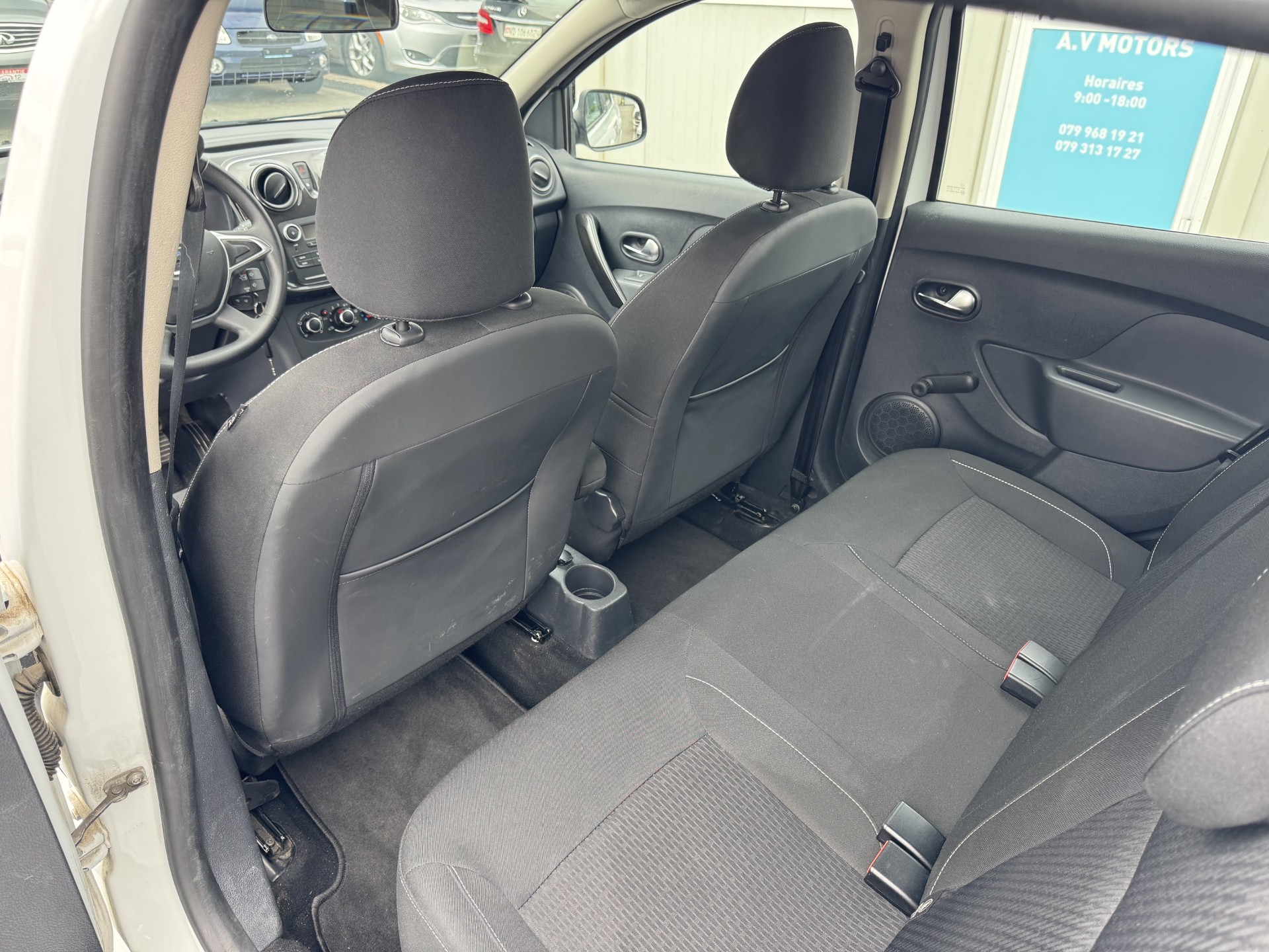 DACIA Sandero 1.0 Comfort-image-8
